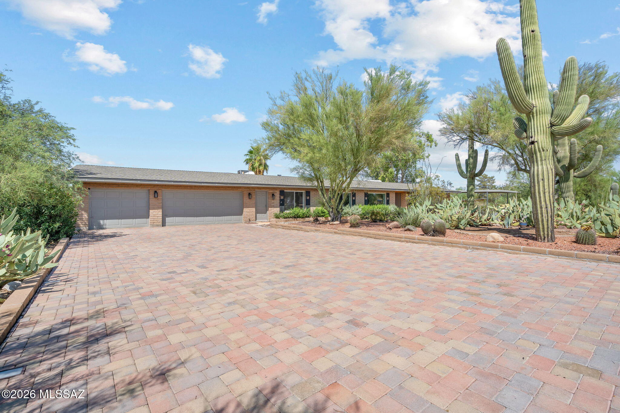 7031 N Donatello Place — photo