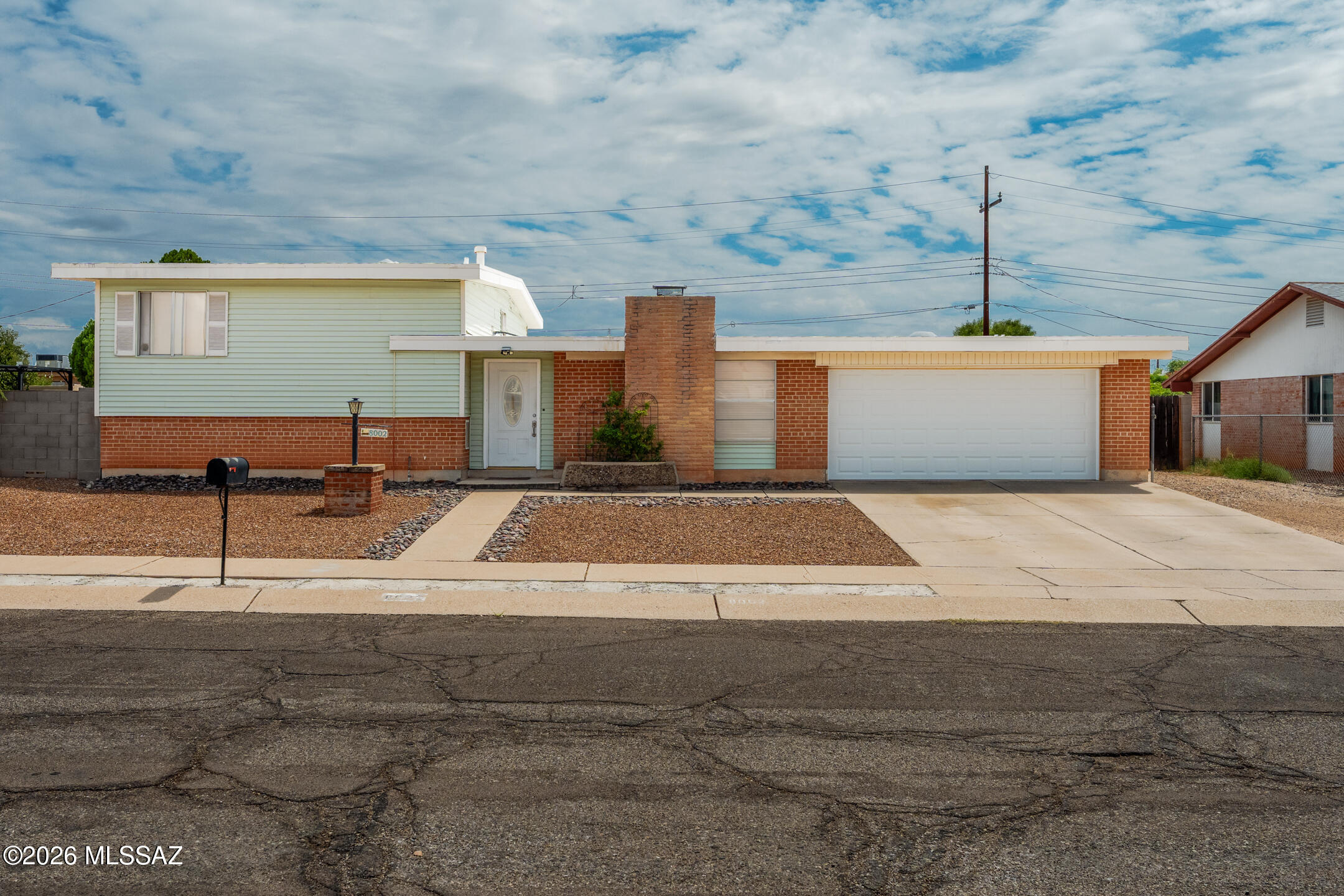 8002 E Rosewood Street — photo