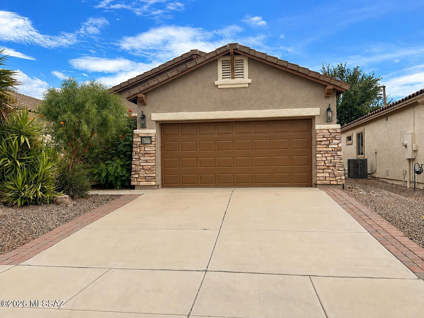 290 W Calle Del Estribo — photo
