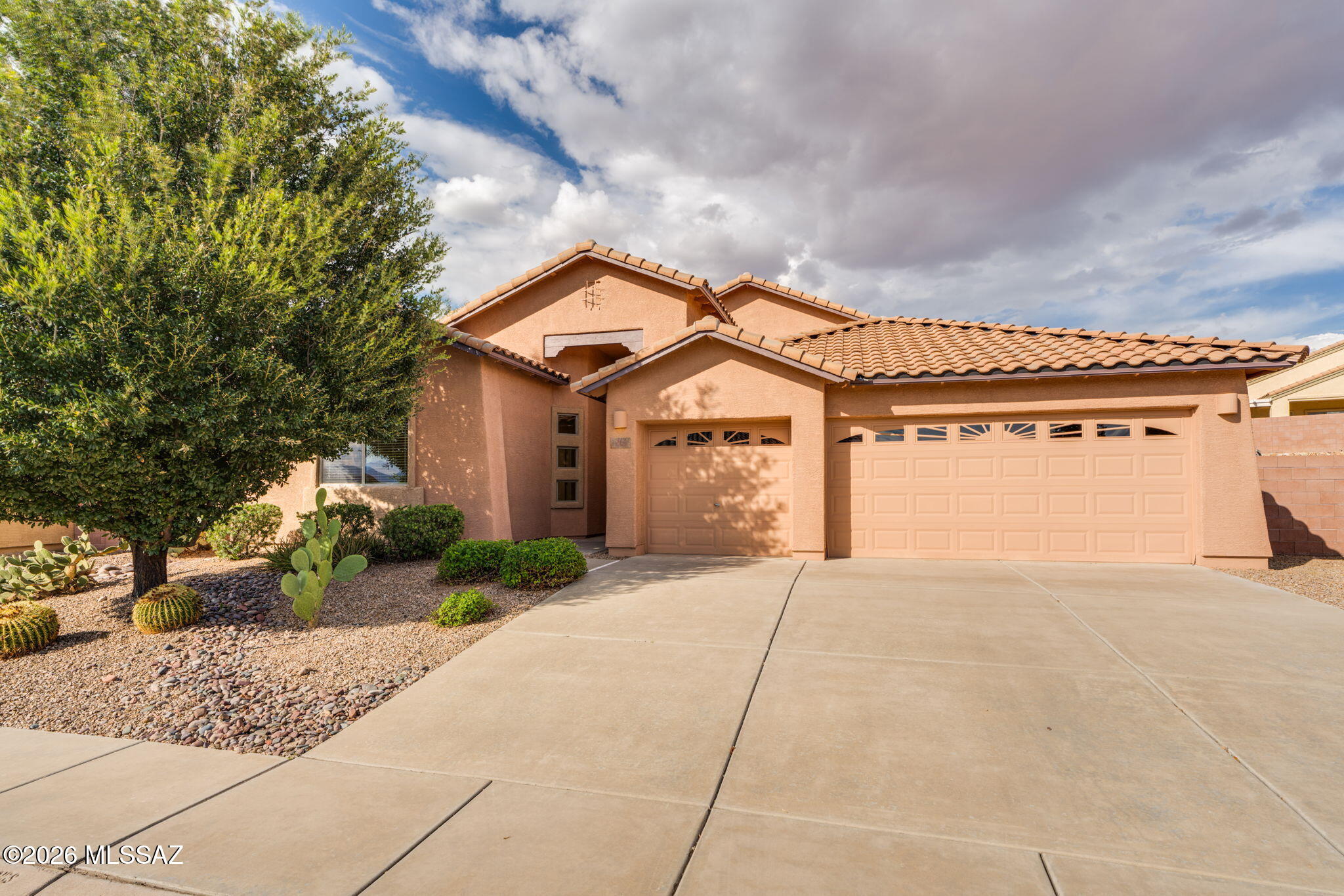 312 N Oak Tree Canyon Loop — photo