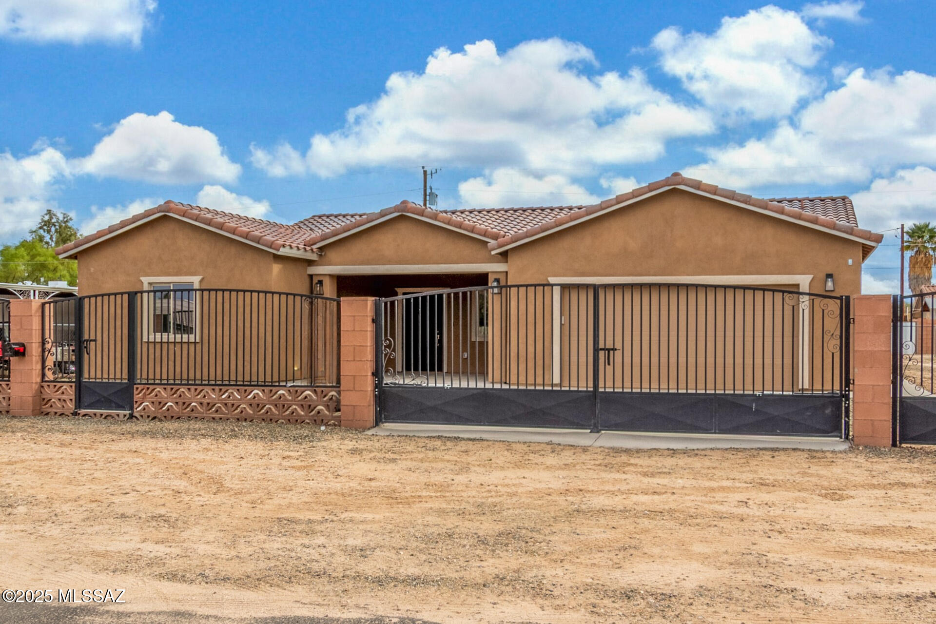 12636 N Hendricks Drive — photo