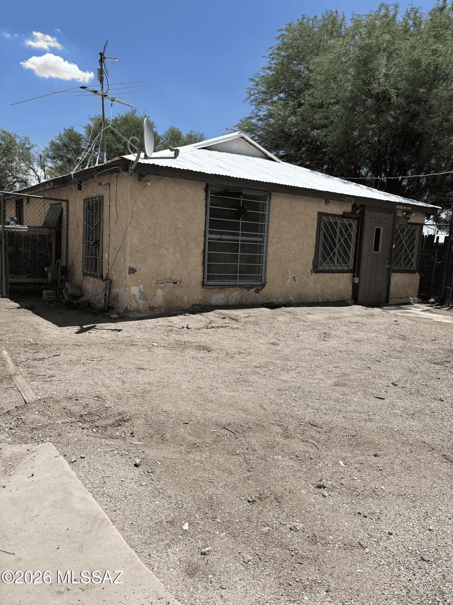 3218 N Romero Road — photo
