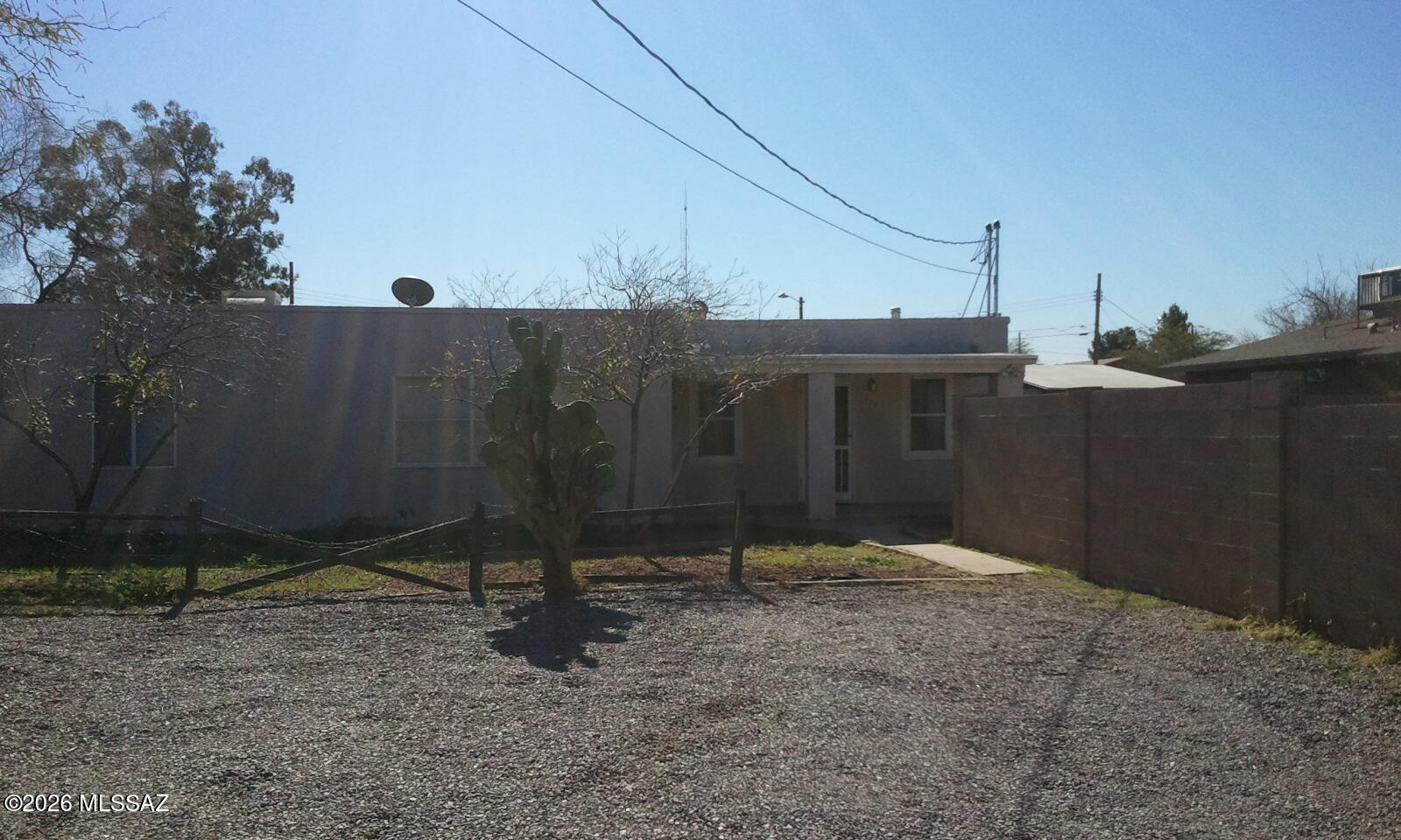 114 E Blacklidge Drive — photo