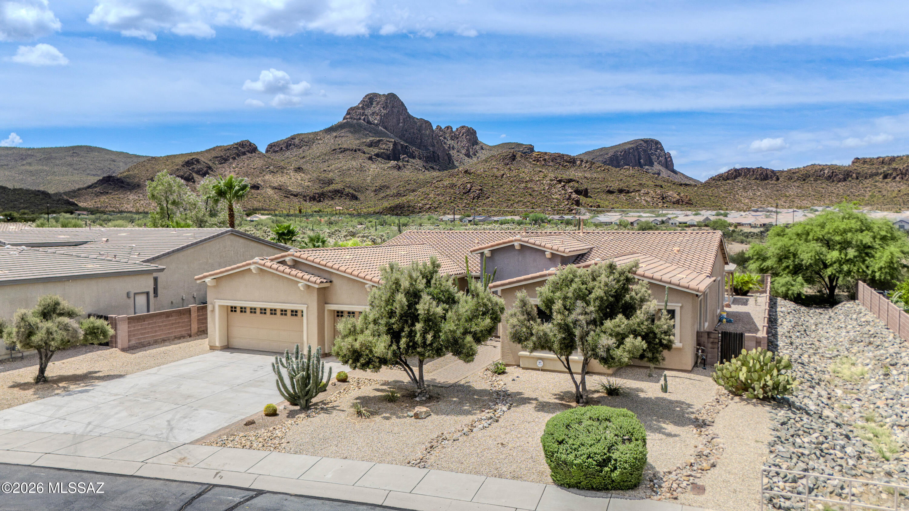 8537 N Ironwood Reserve Way — photo