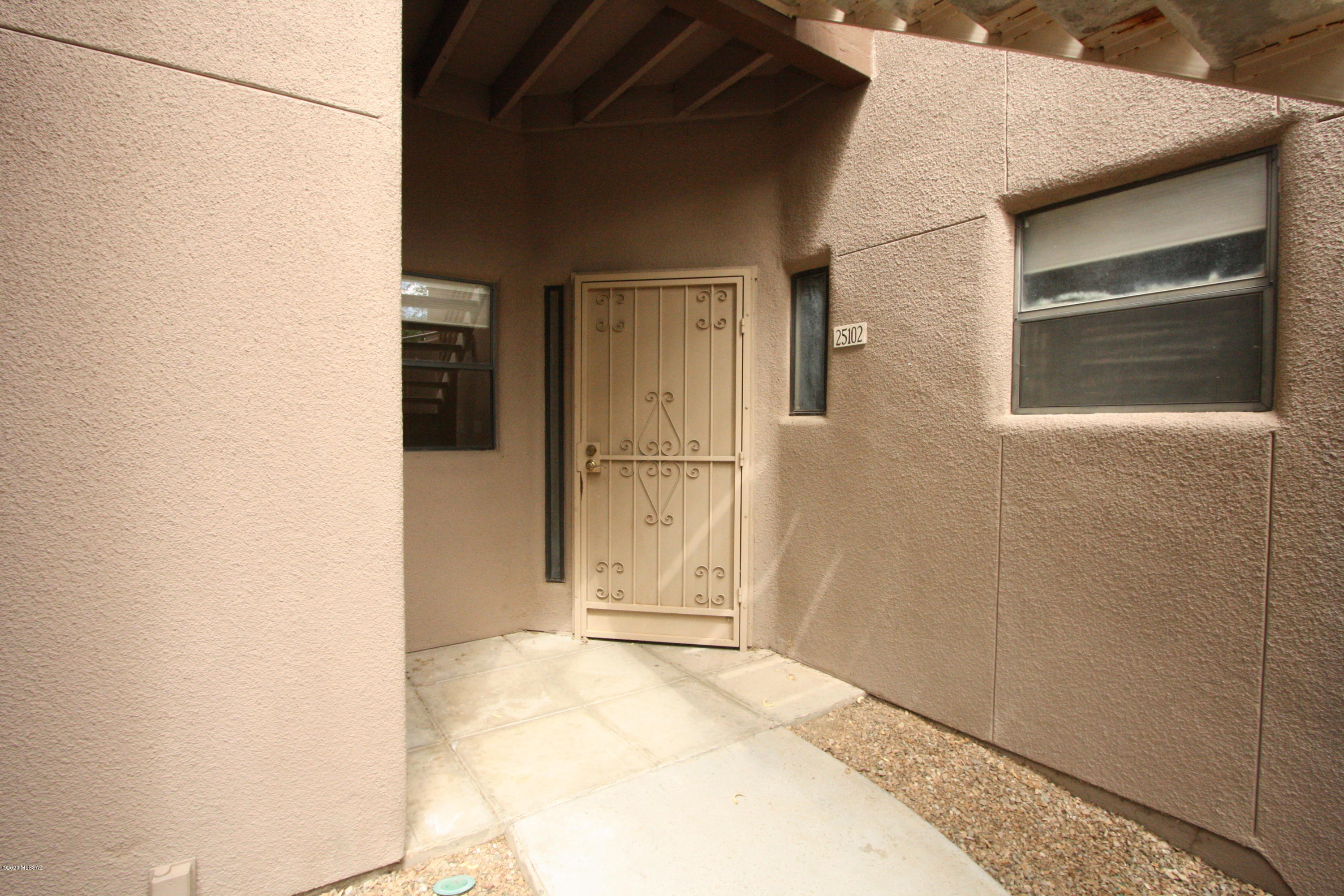6655 N Canyon Crest Drive 25102 — photo