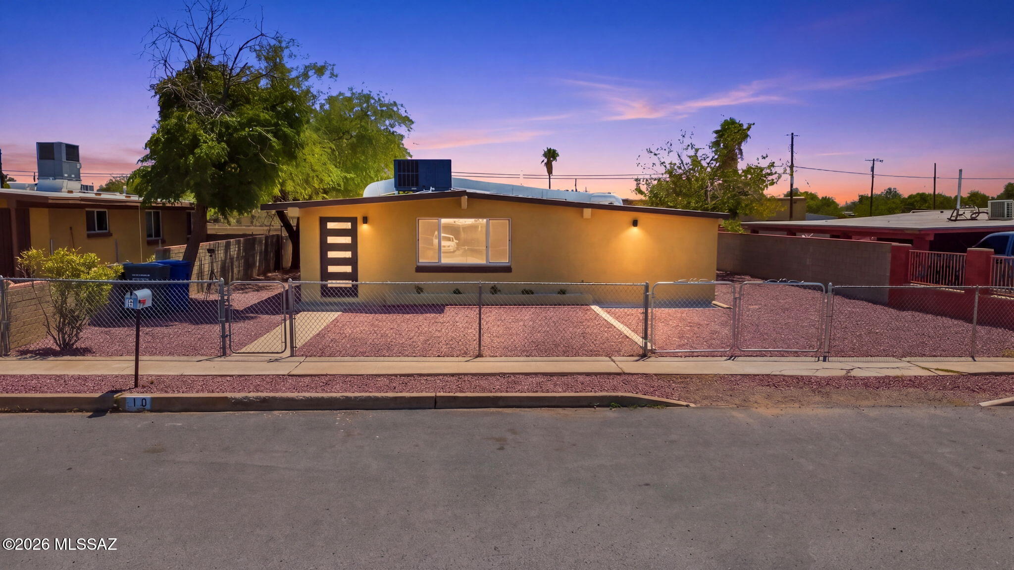 10 E Corona Road — photo