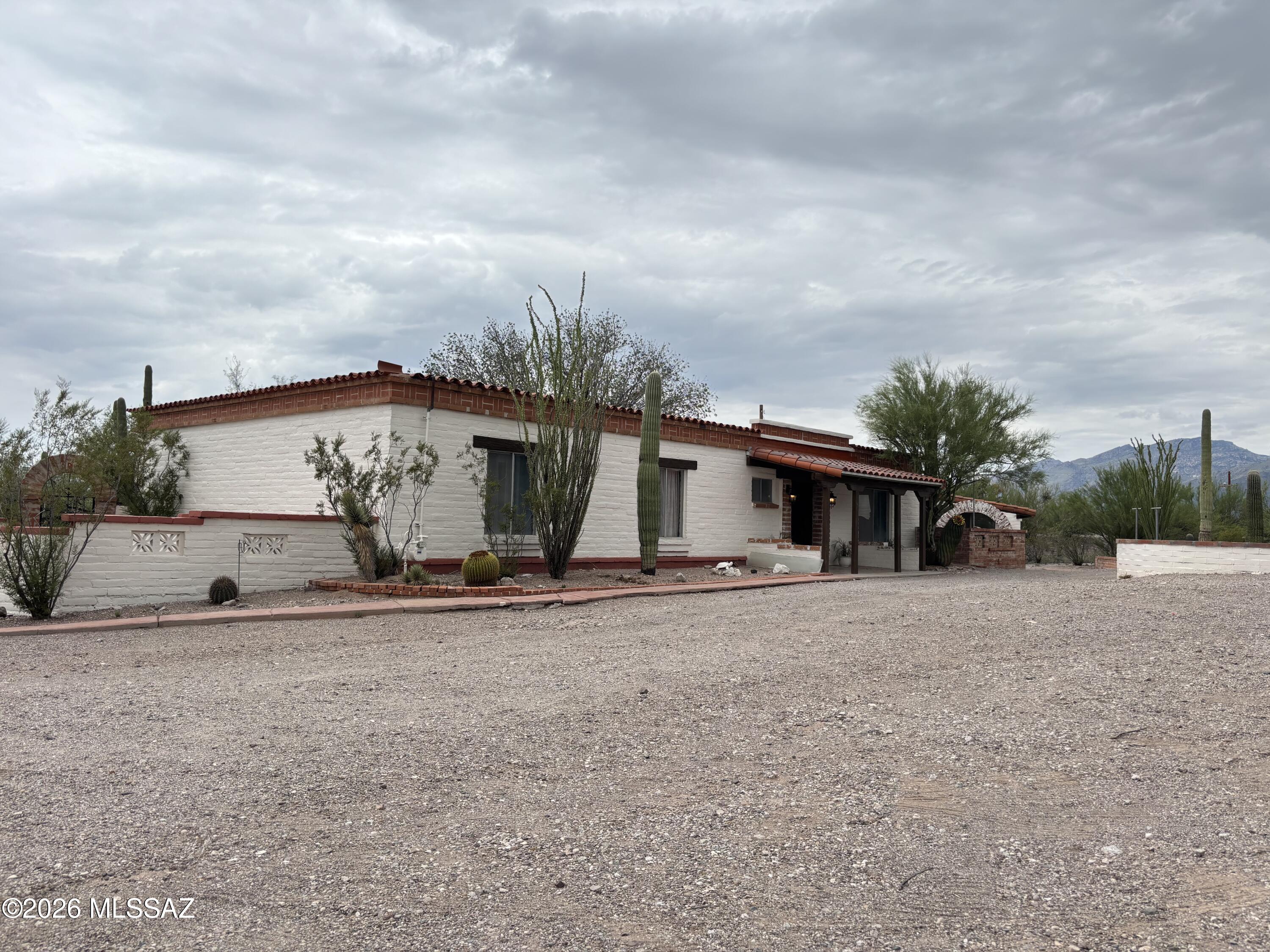 10121 E Catalina Highway — photo