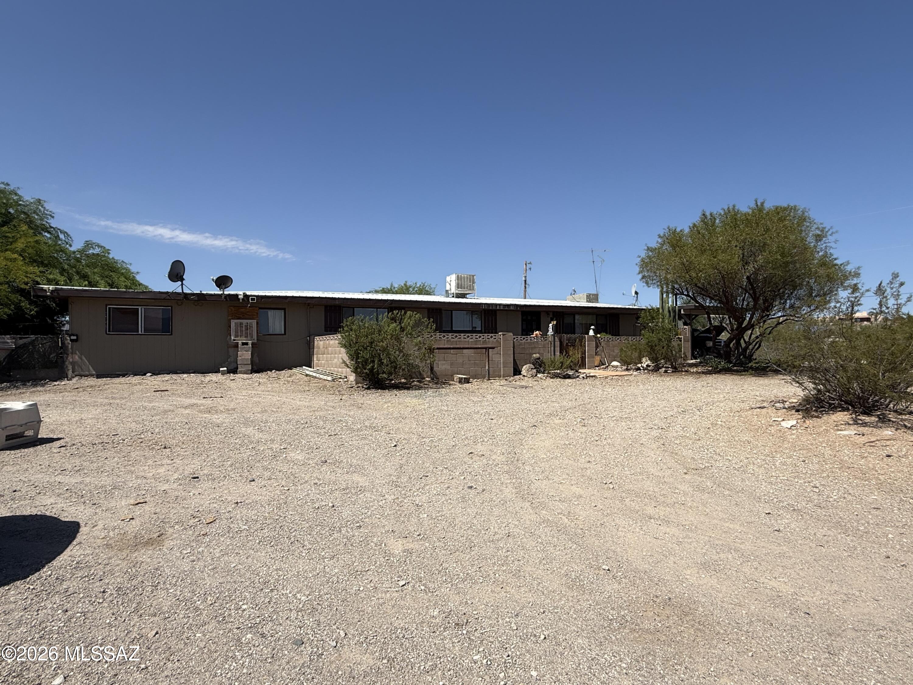 6260 N Desert Foothills Drive — photo