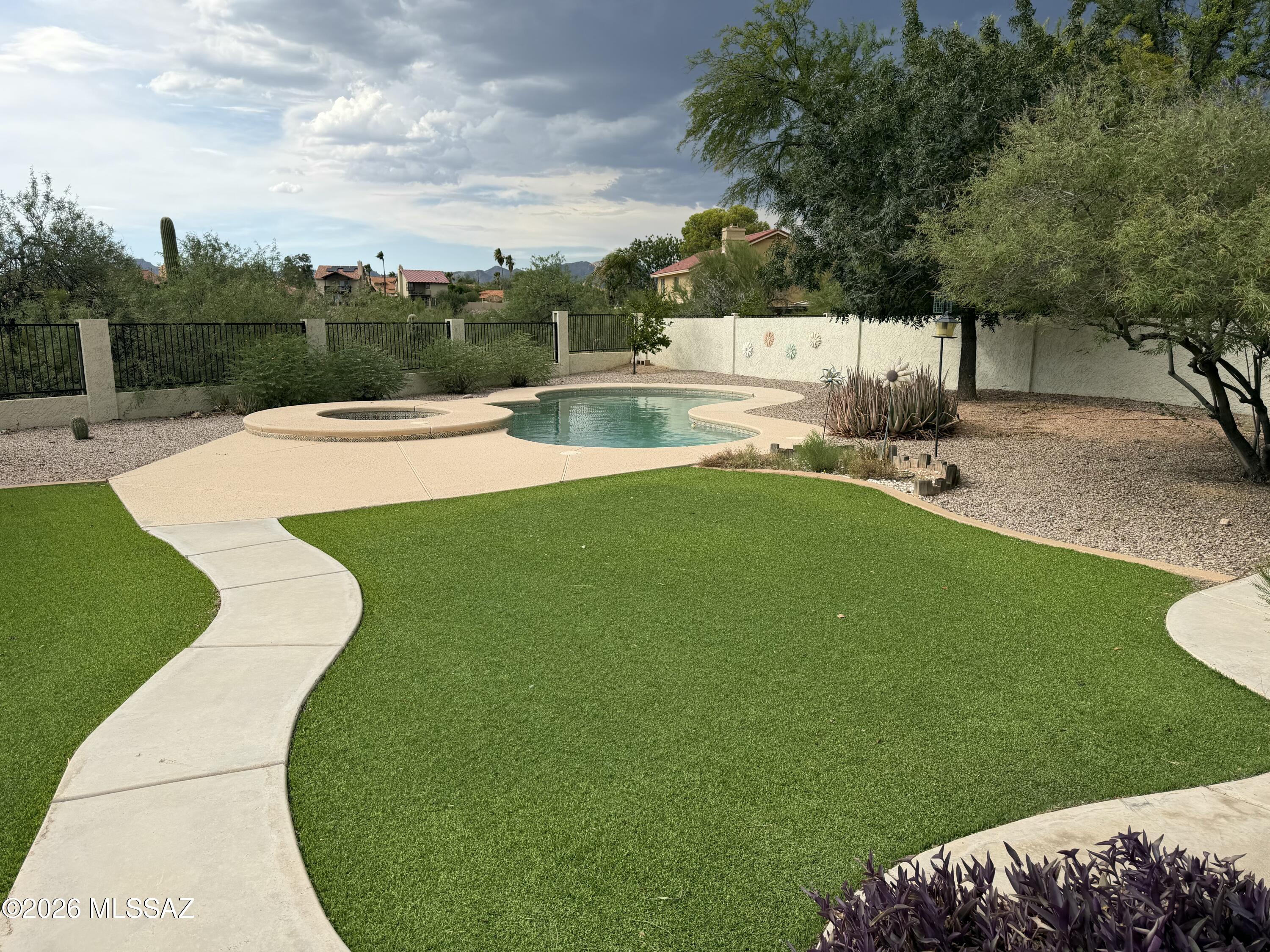 11465 N Ingot Loop — photo