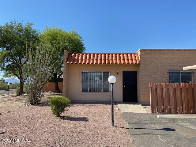 909 S Pantano Parkway — photo