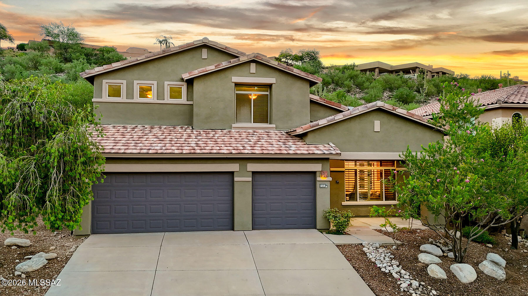 4318 N Sunset Cliff Drive — photo