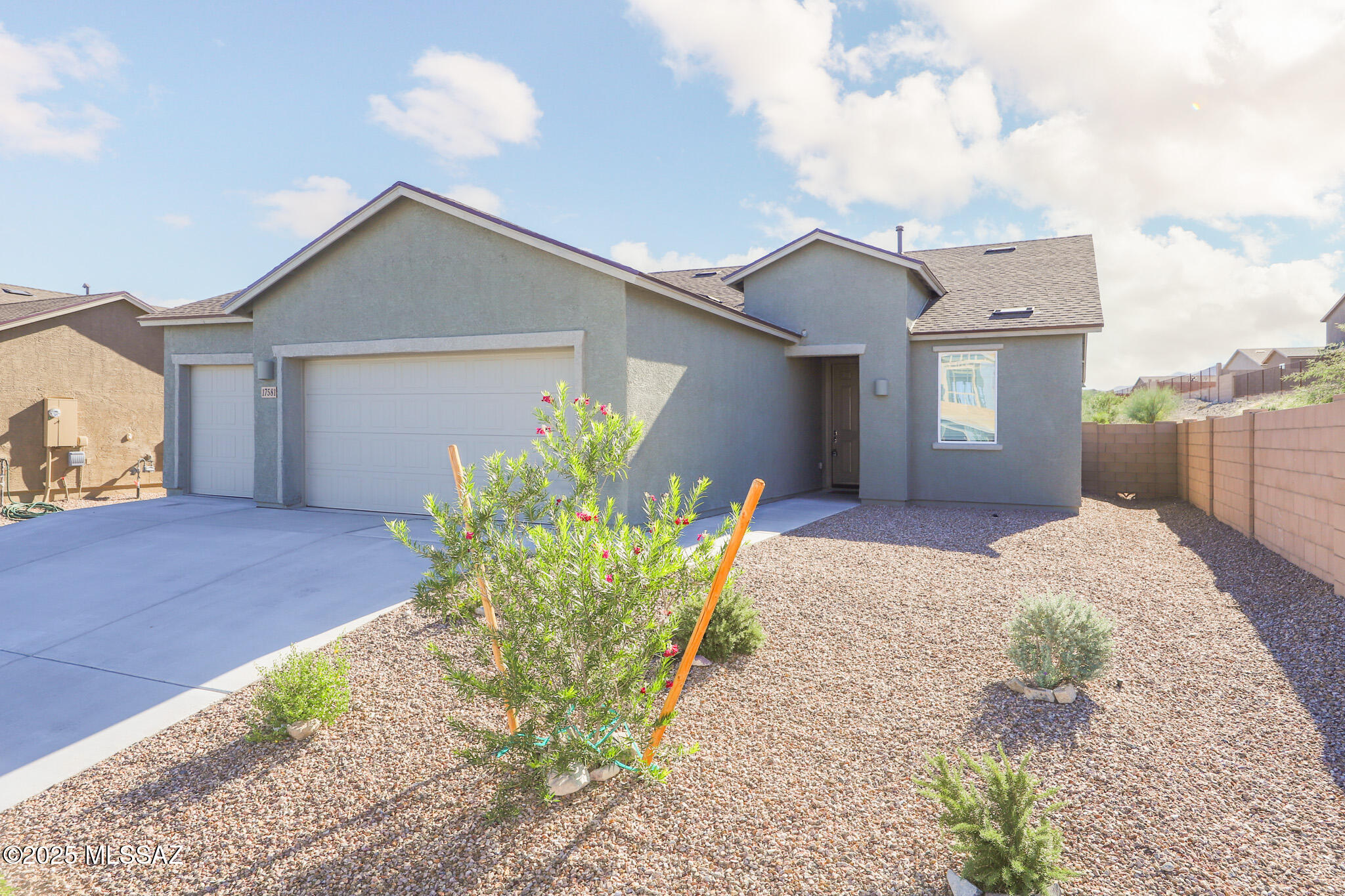 17581 S Desert Barberry Drive — photo