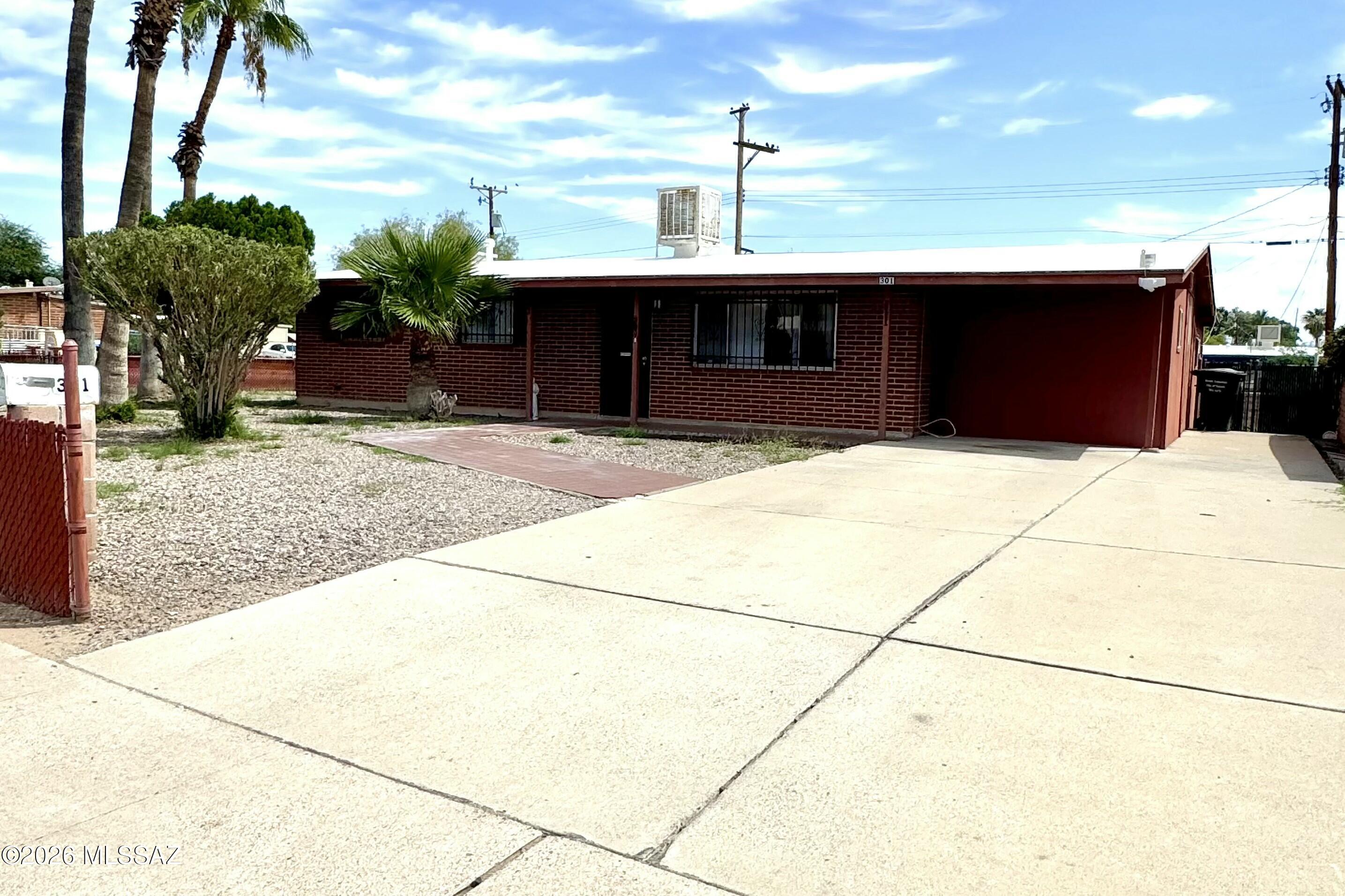301 W Hatfield Street — photo