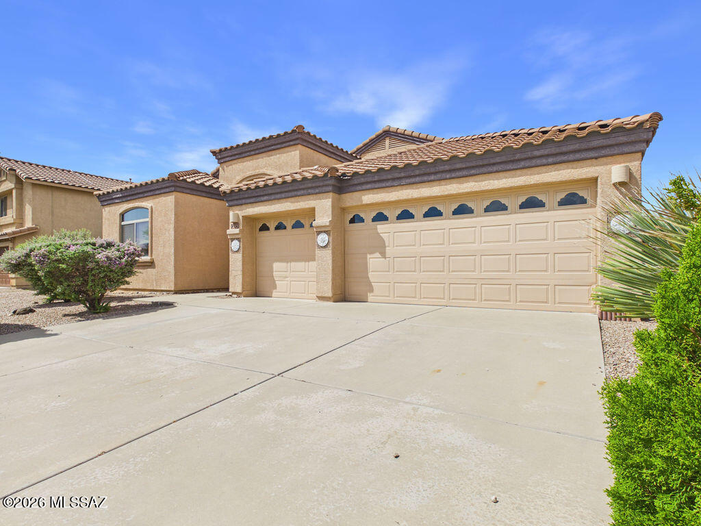 5243 E Beargrass Vista Drive — photo