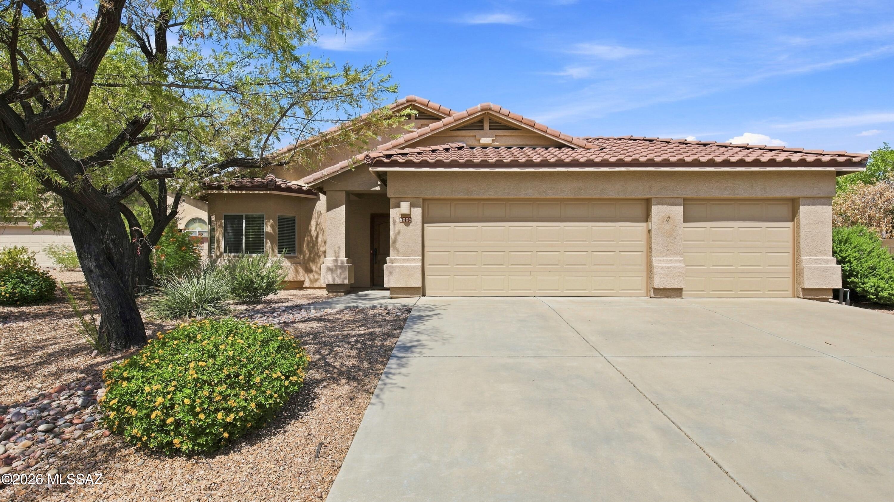 8005 N Iron Ridge Drive — photo