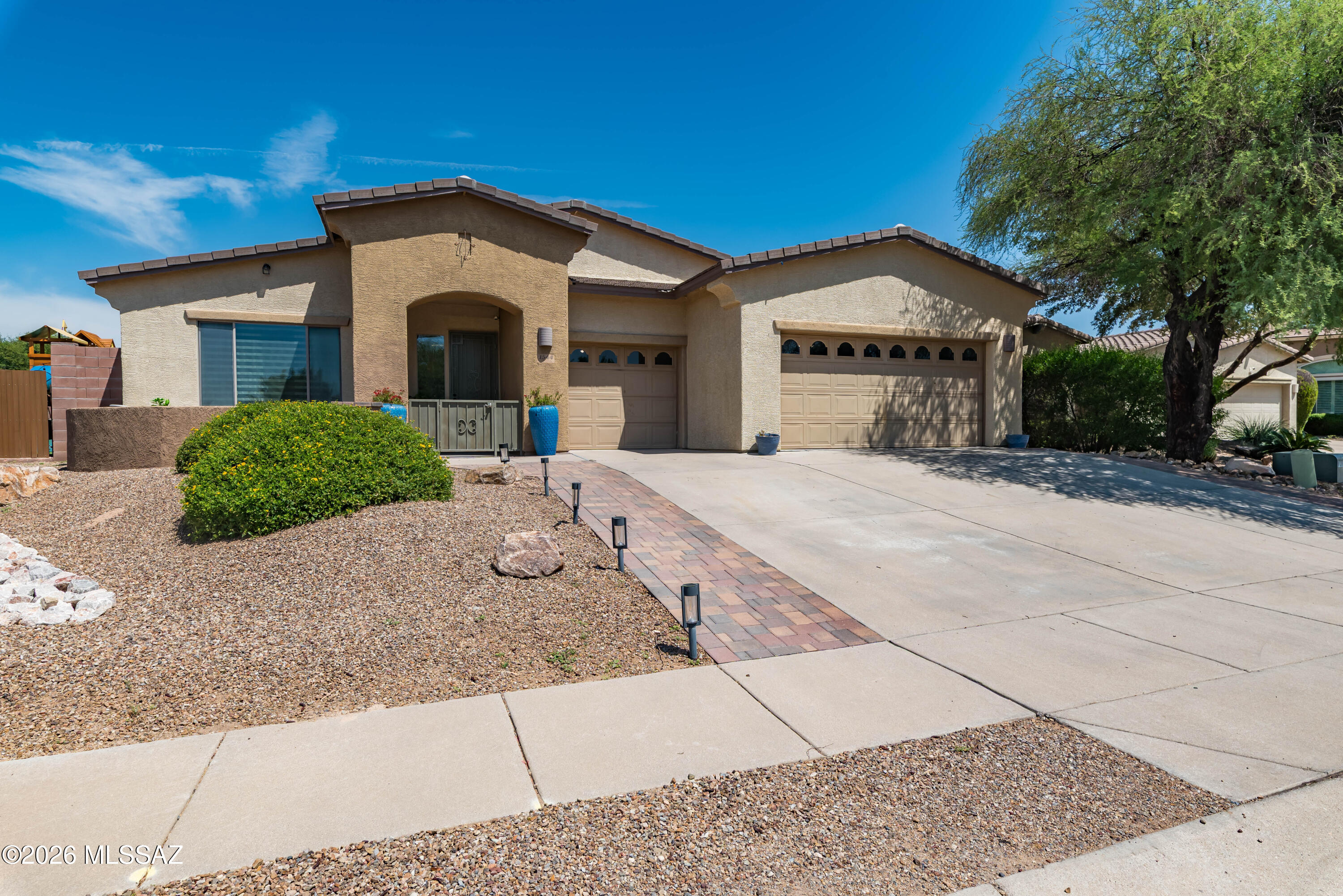 1544 W Soft Breeze Court — photo