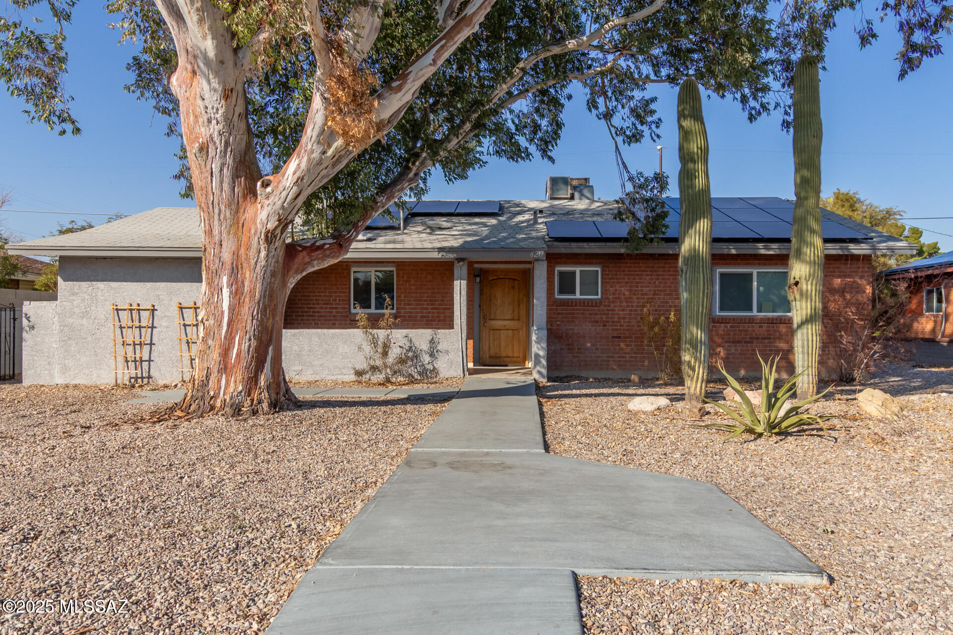 6219 E Rosewood Street — photo