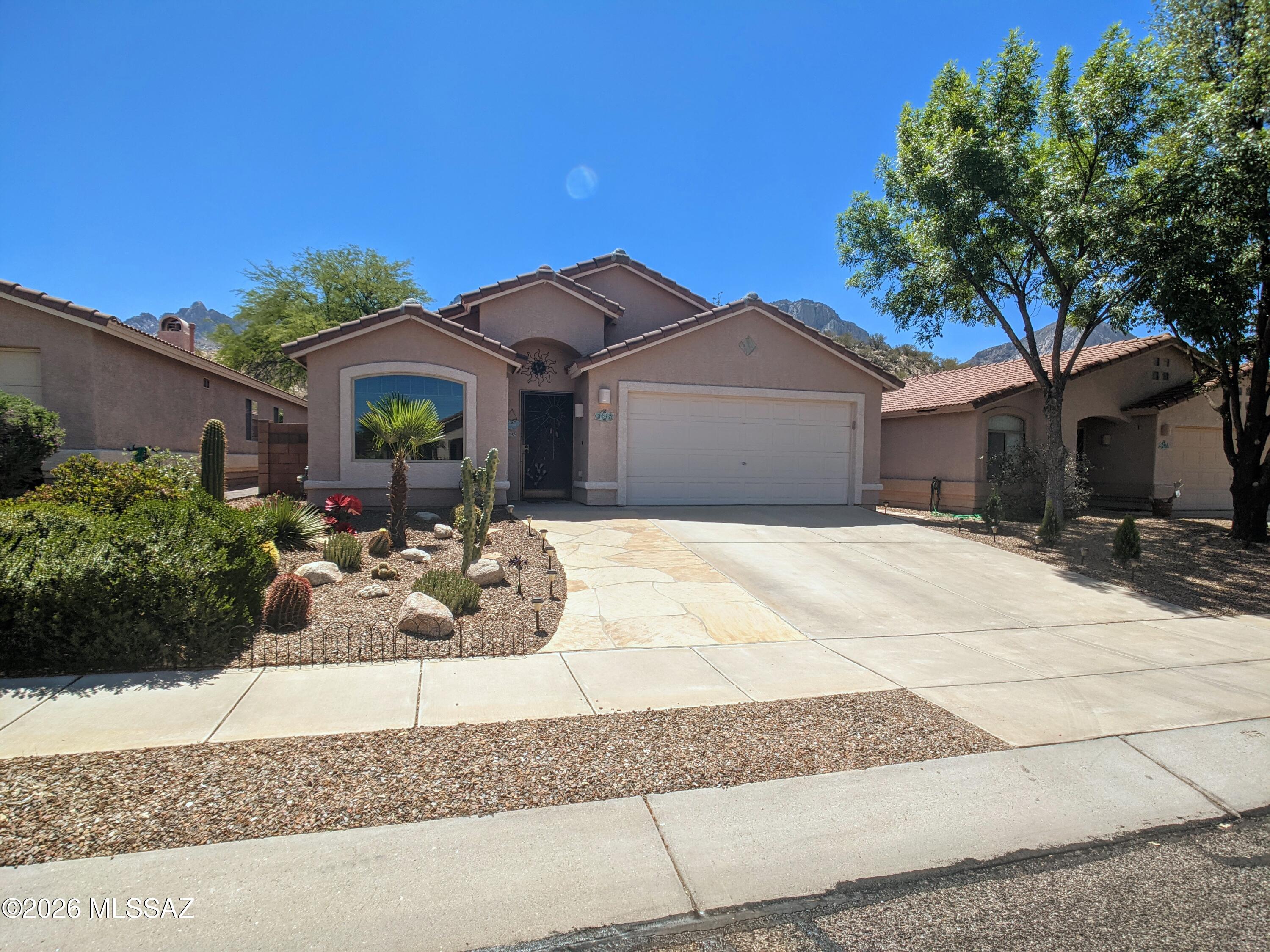 2414 E Skipping Rock Way — photo