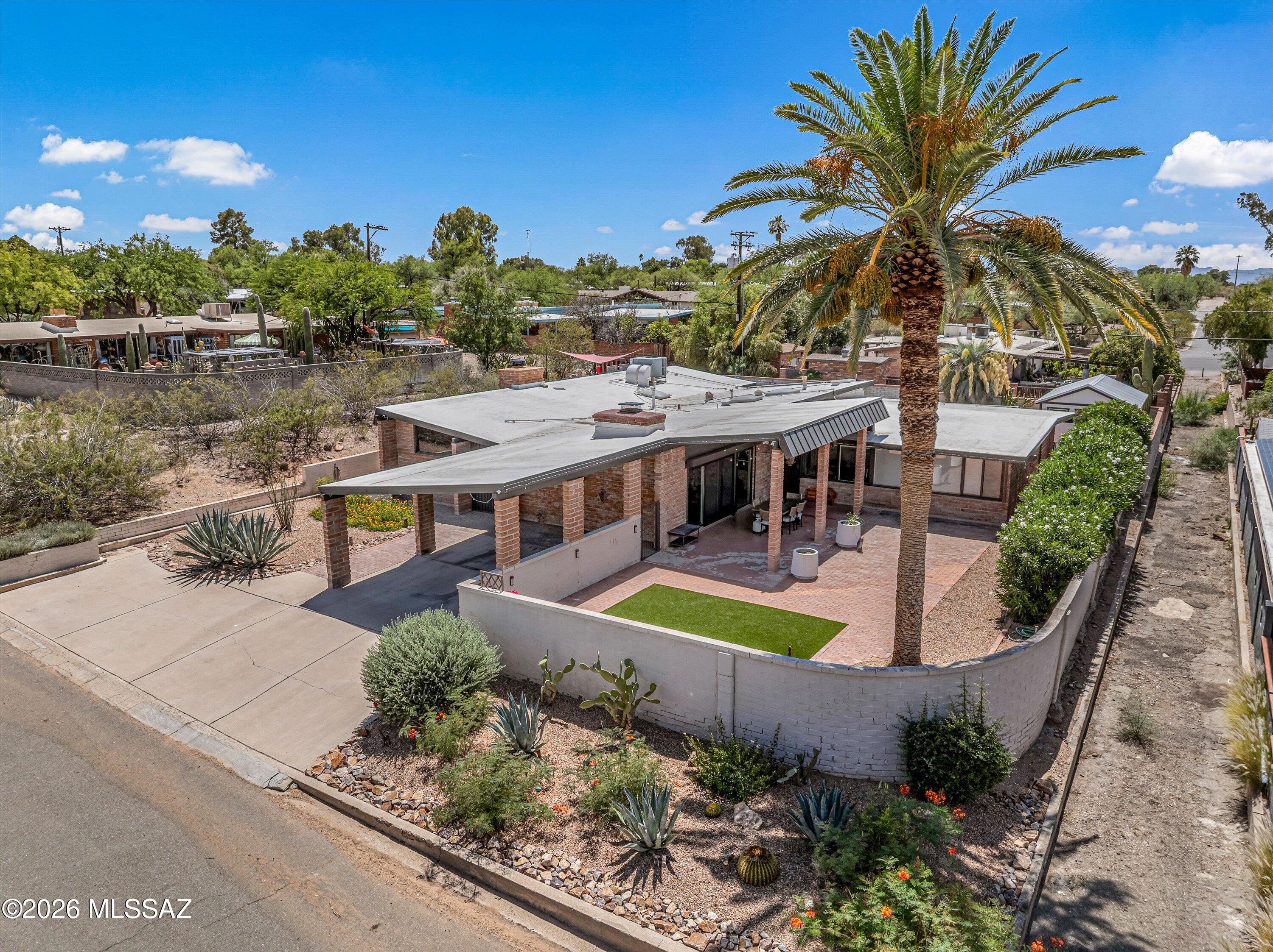 2711 N Kiva Place — photo
