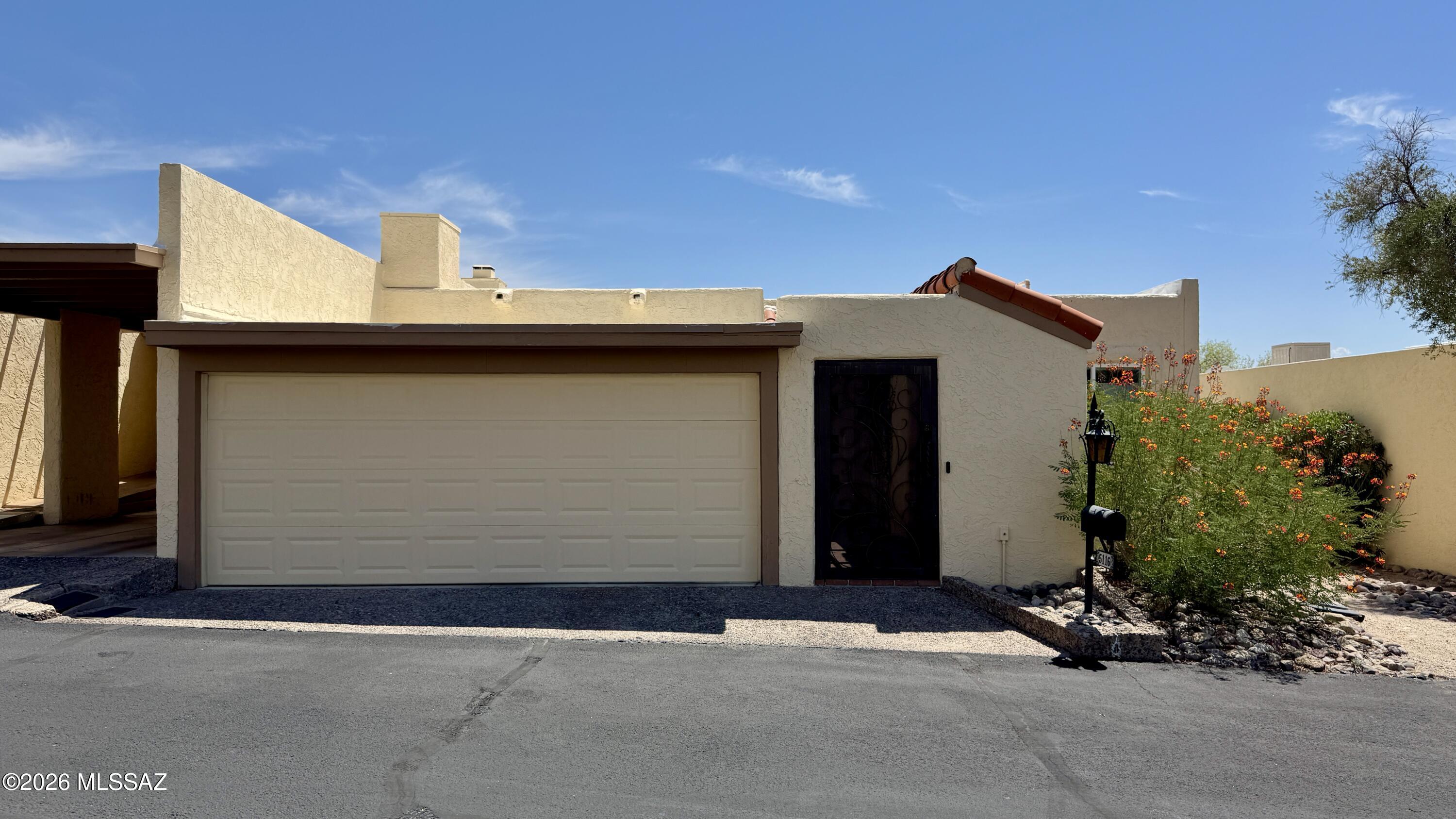 5116 N Avenida Primera — photo