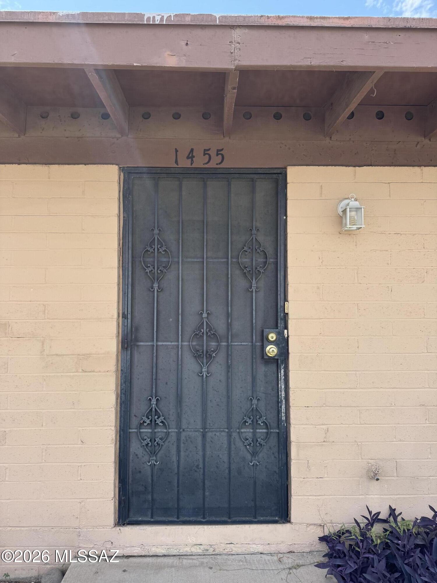 1455 W Roger Road — photo