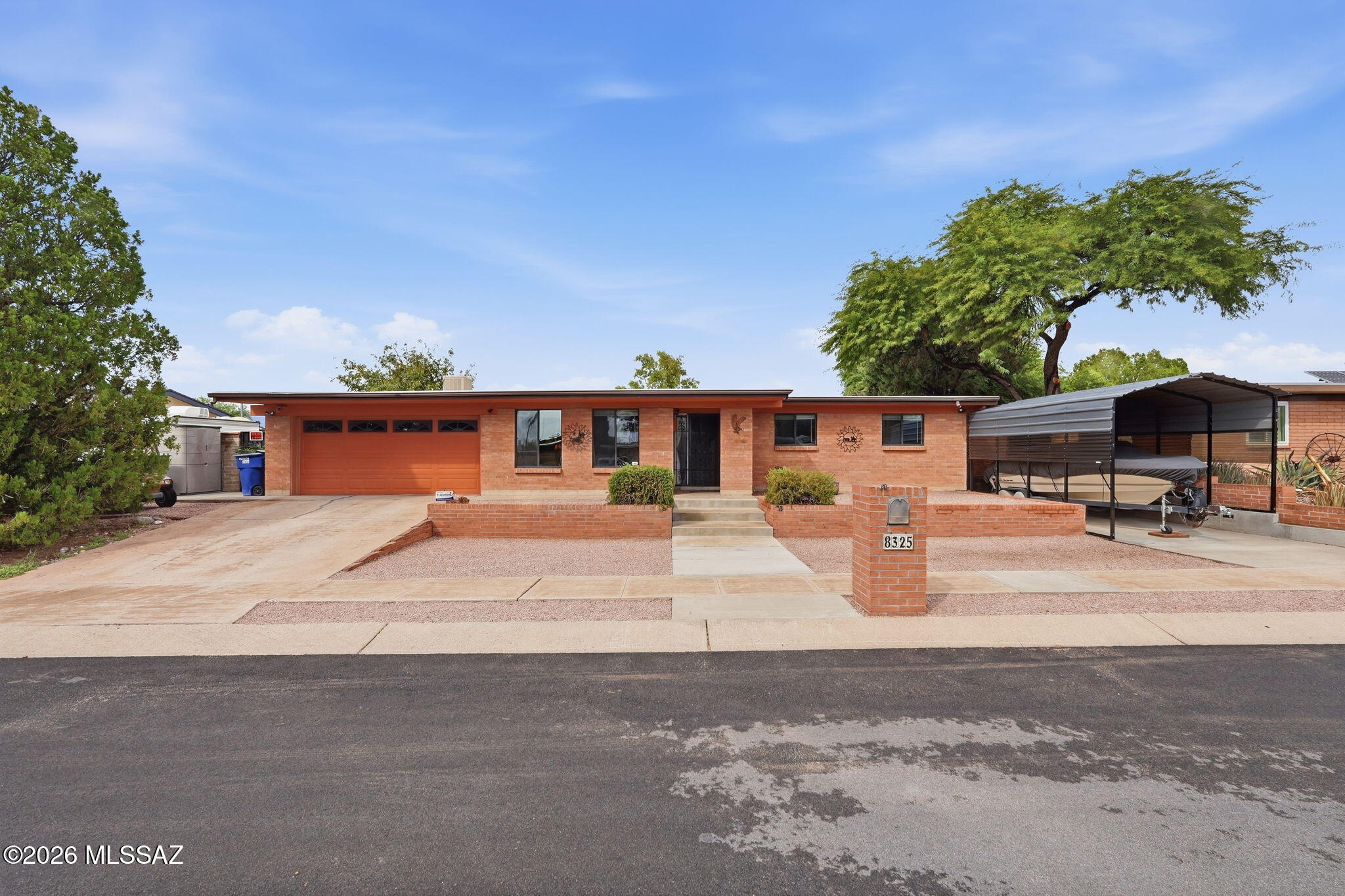 8325 E Rolling Ridge Street — photo