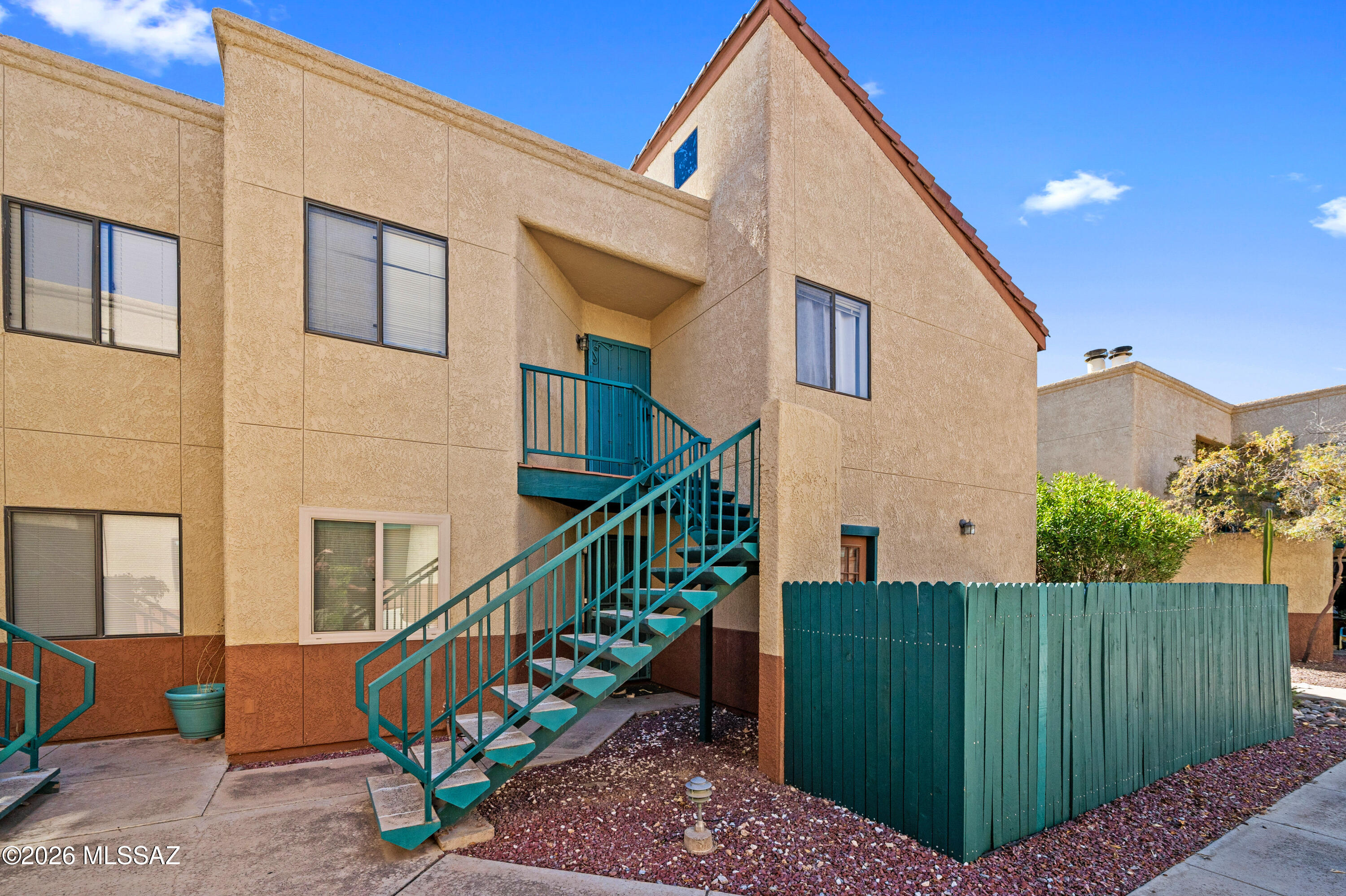 3690 N Country Club Road 1006 — photo