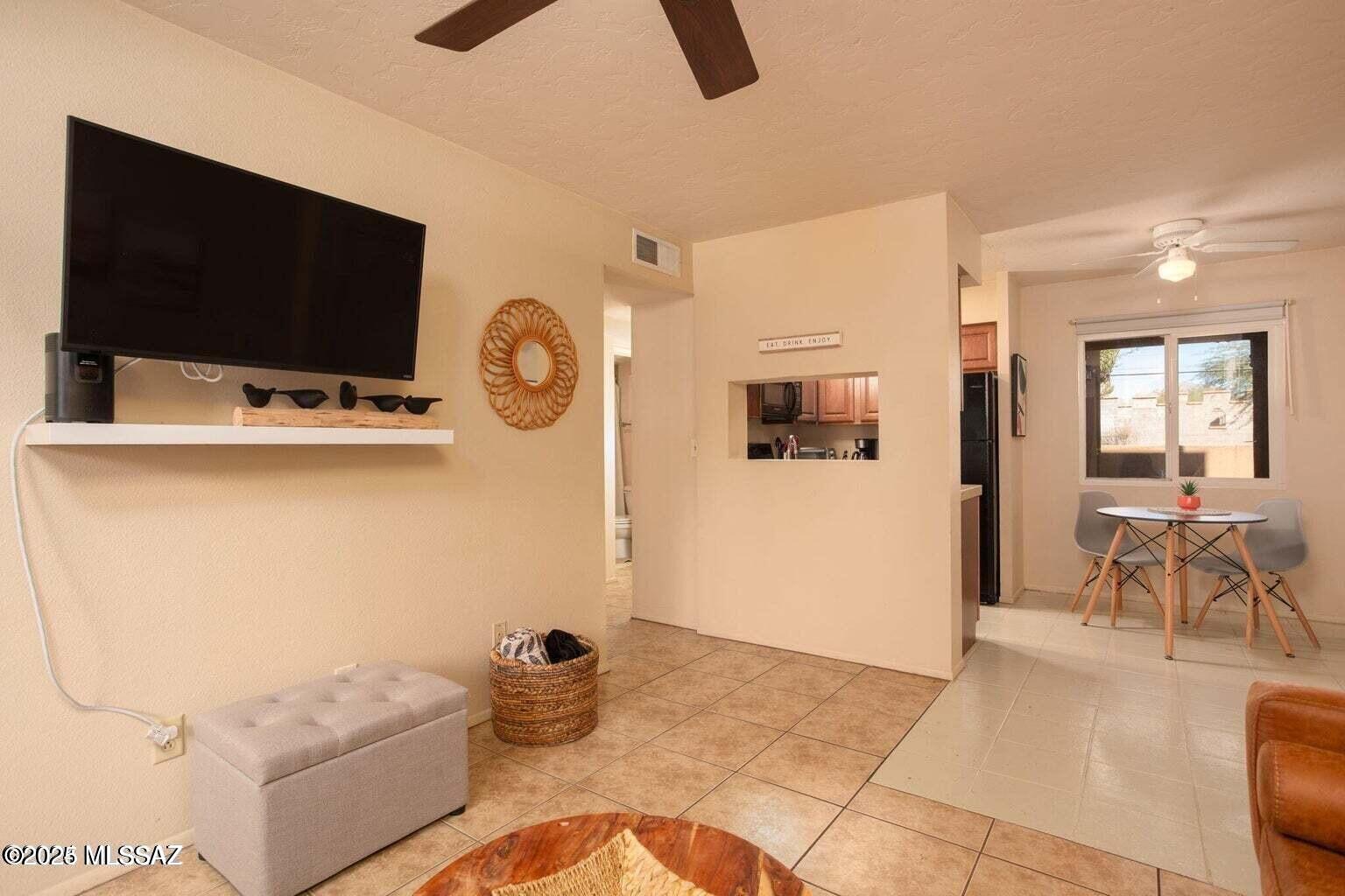 1810 E Blacklidge Drive 106 — photo