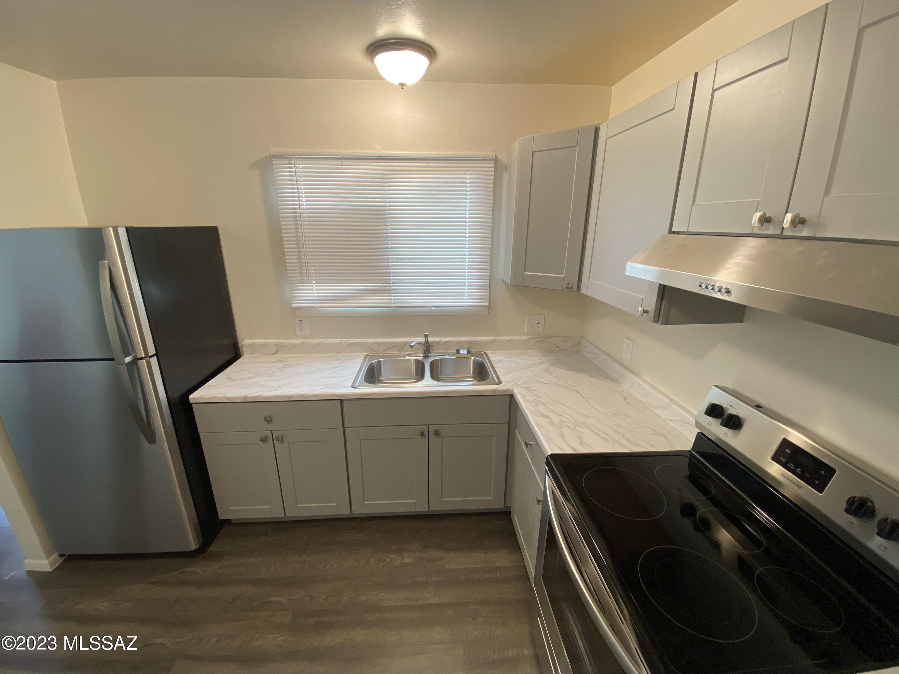 3325 E Blacklidge Drive 3325 — photo