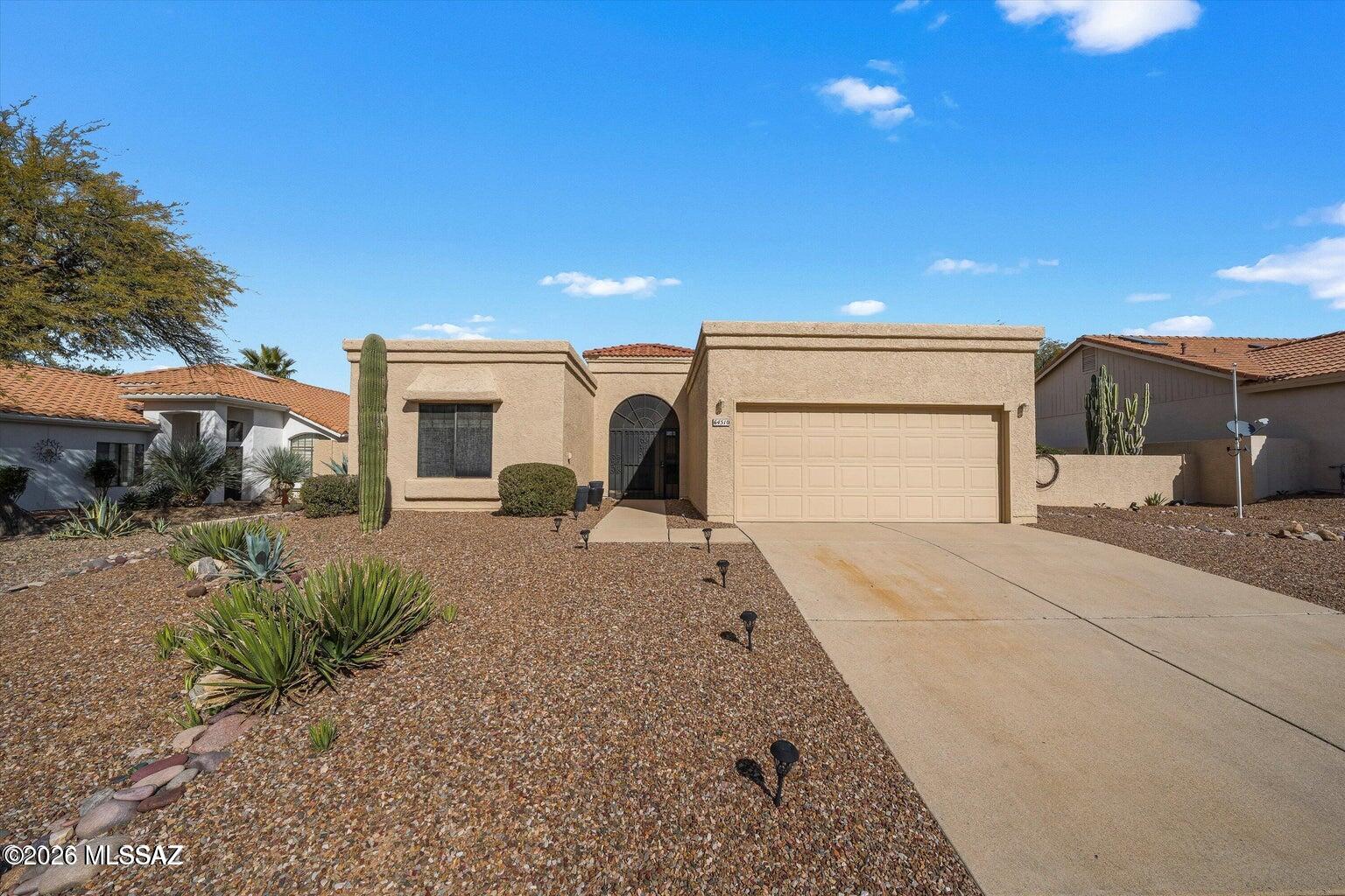 64510 E Canyon Shadows Lane — photo