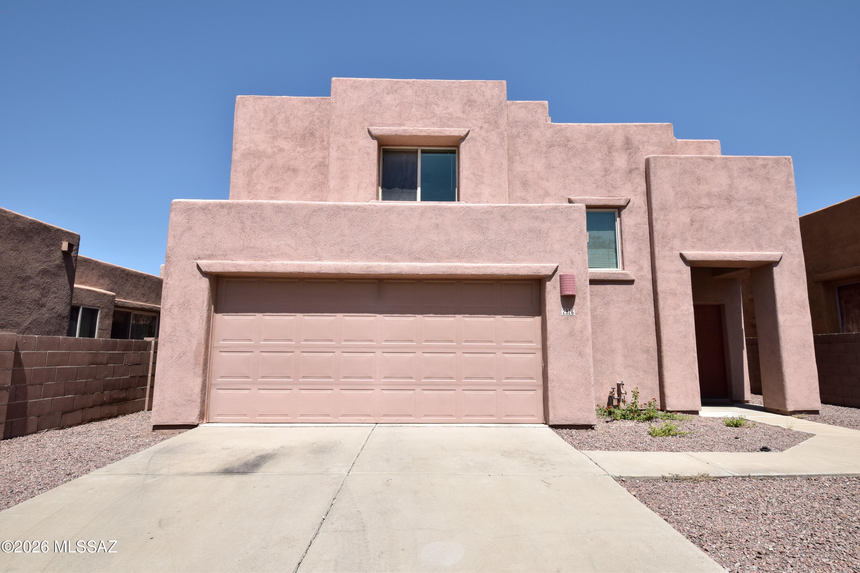 2926 N Cardell Circle — photo