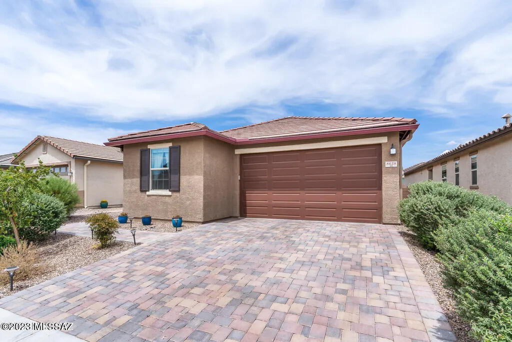 8638 N Genoa Court — photo