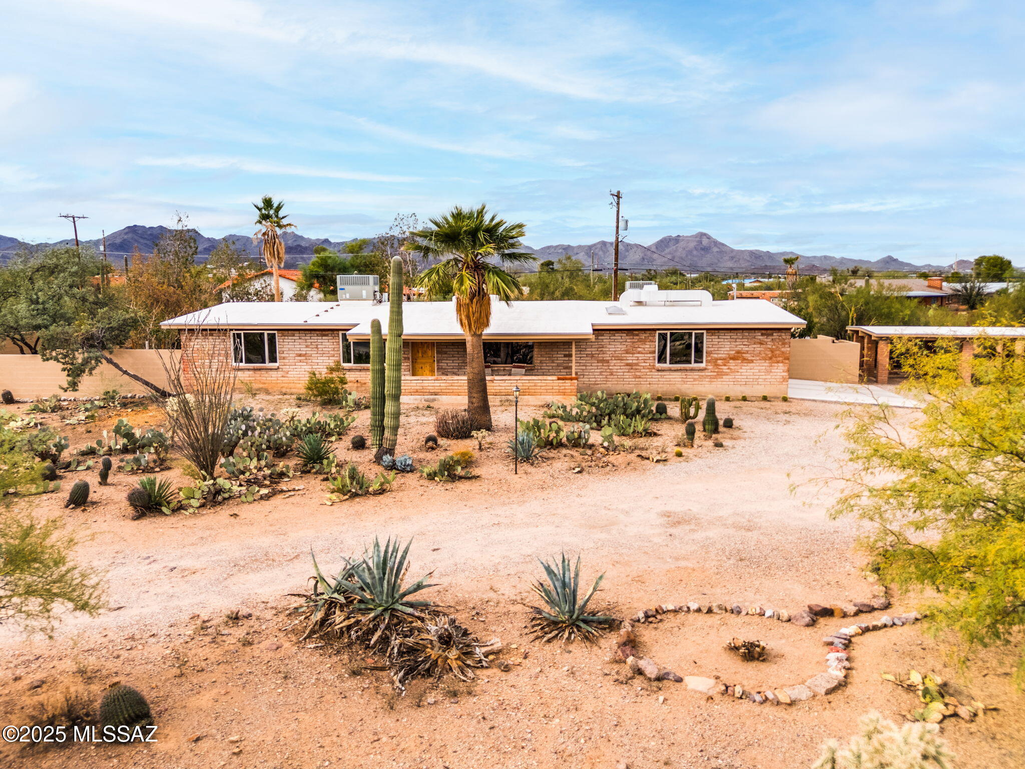 3205 N View Crest Drive — photo
