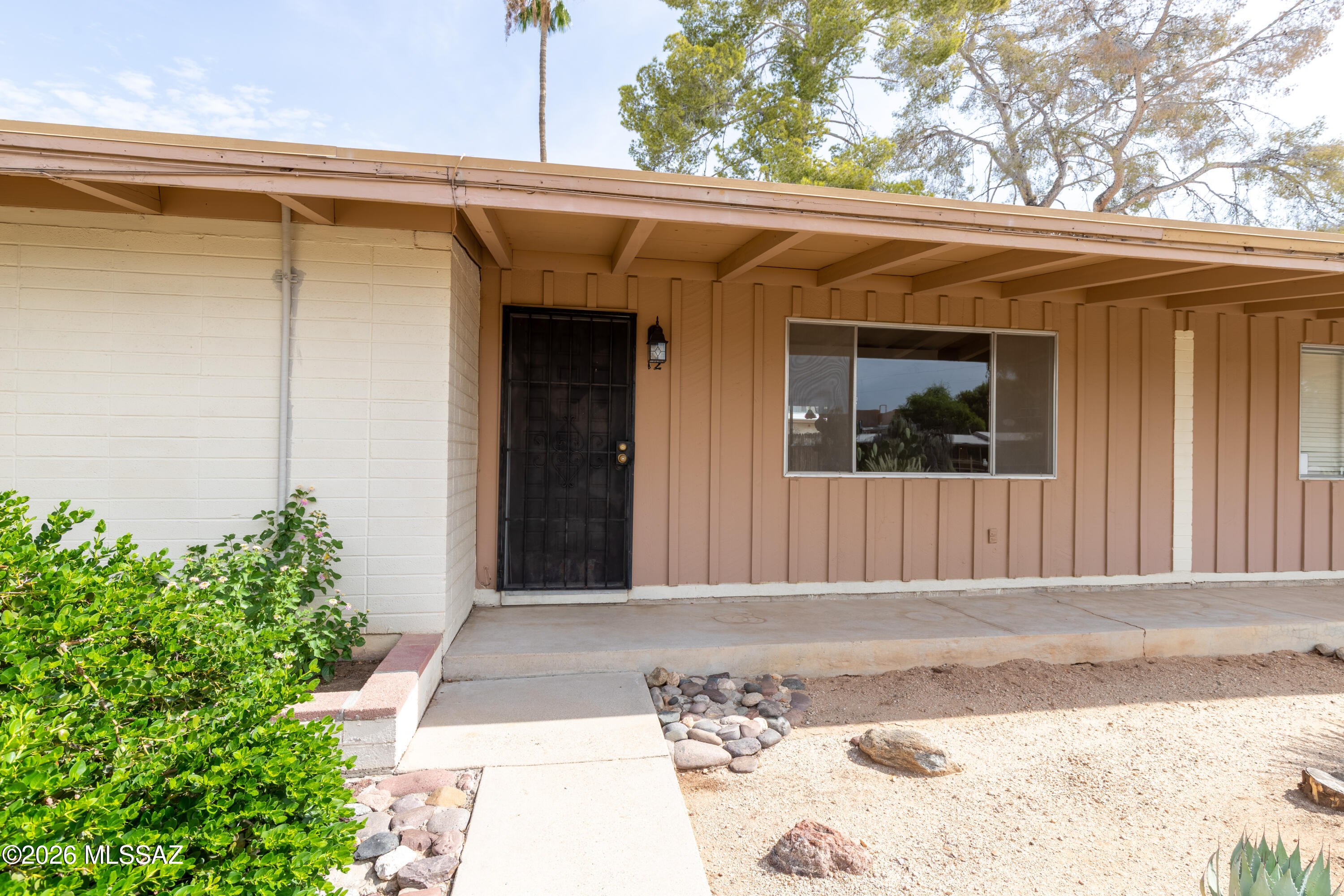 5901 N Oracle Road 12 — photo