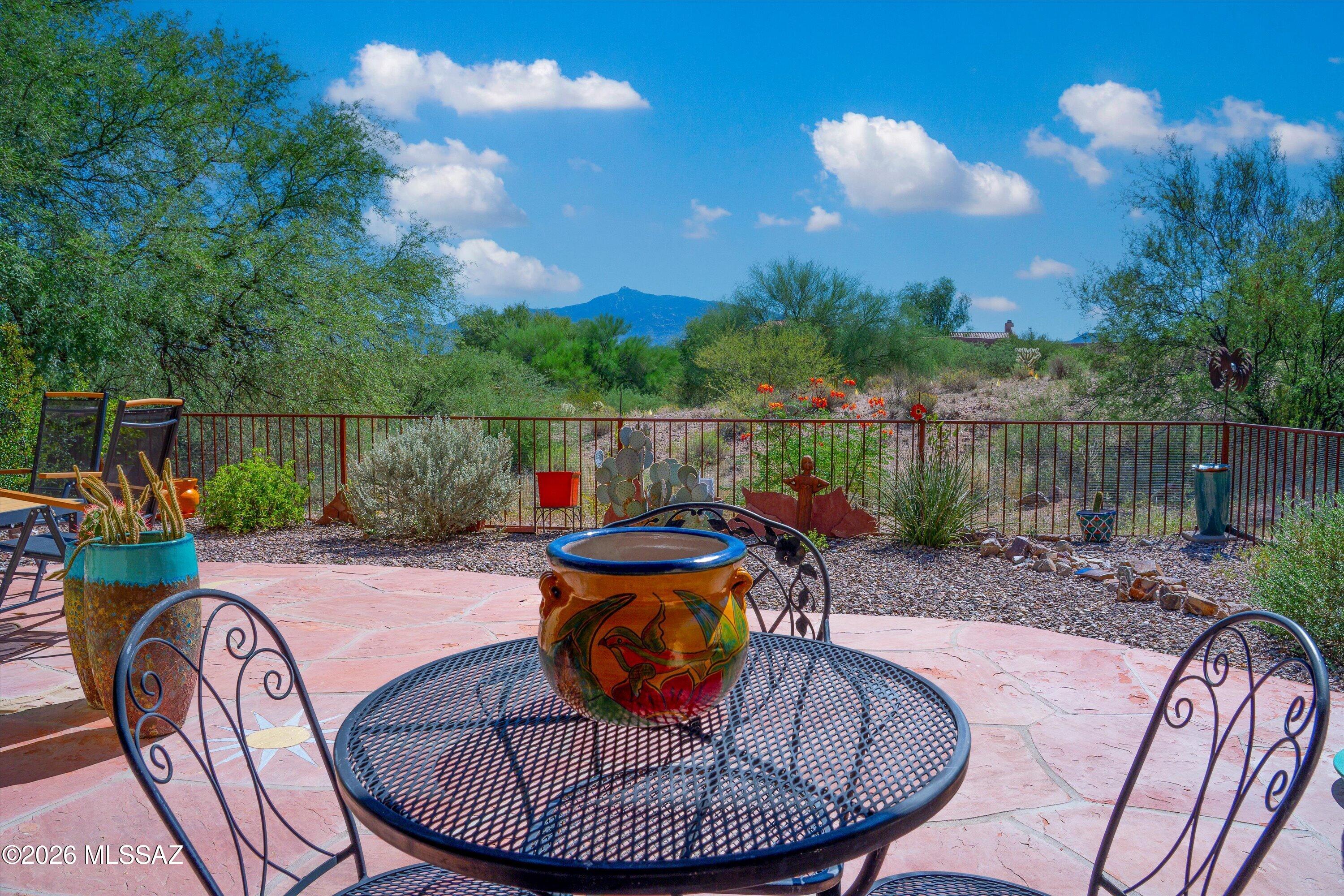 7541 S Carver Lane — photo