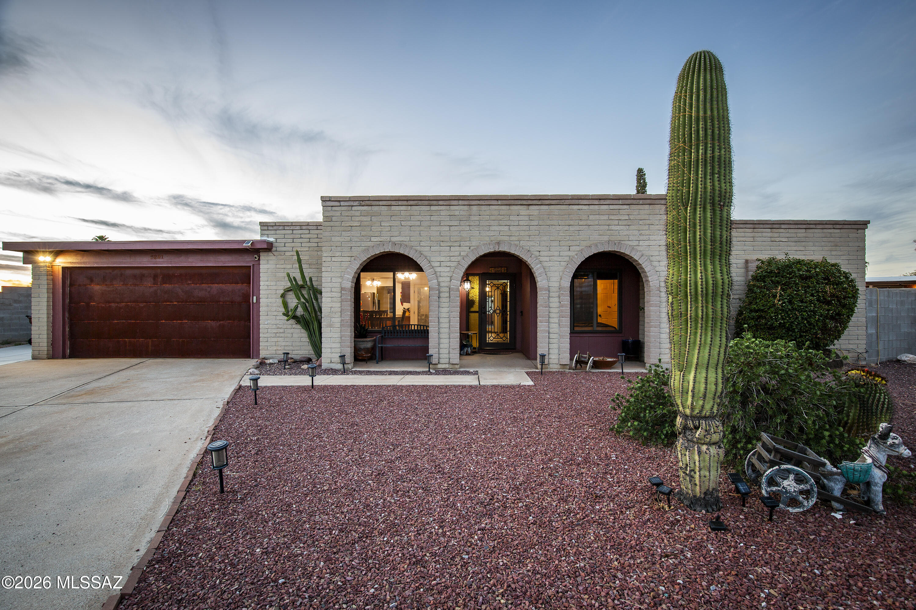 7821 N Nicole Place — photo