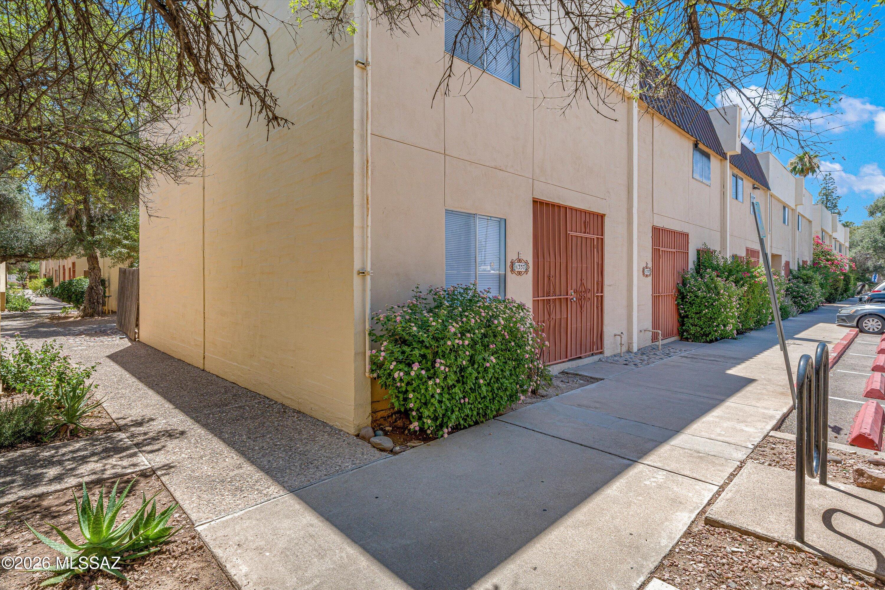 1337 E Fort Lowell Road 23 — photo
