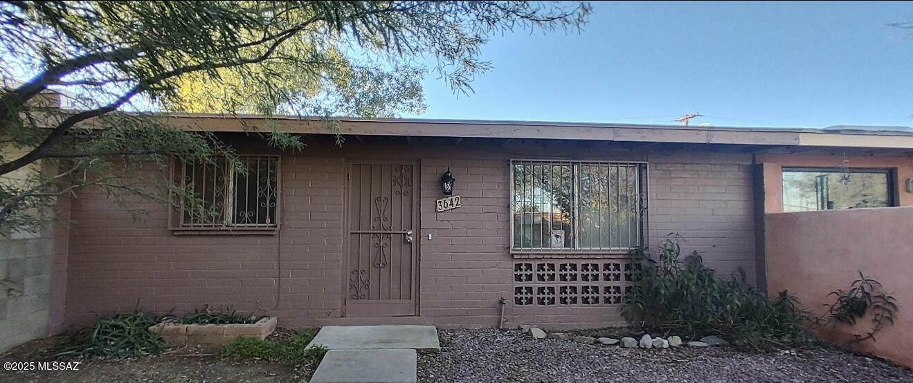 3642 E Ellington Place — photo