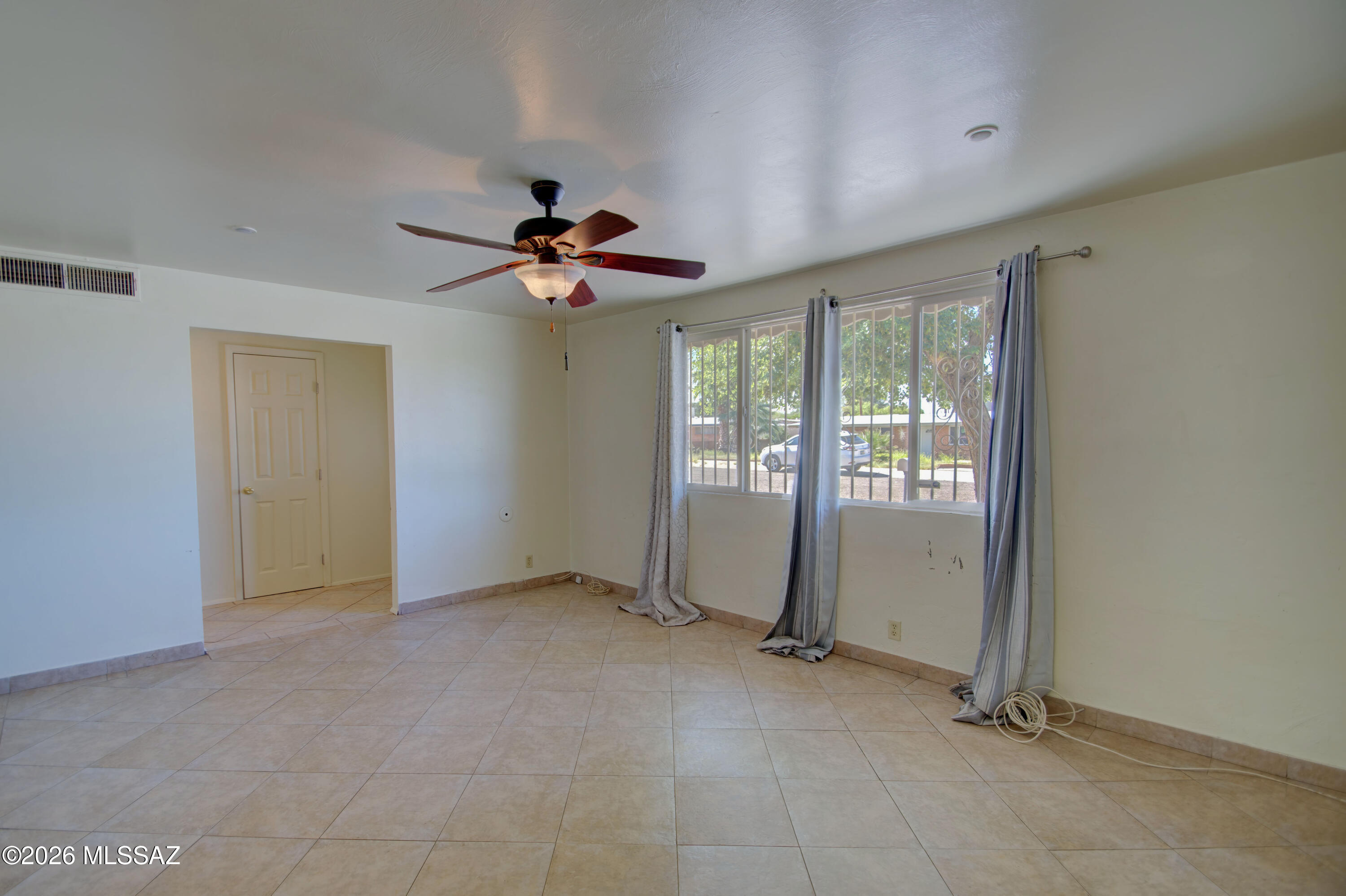 7253 E Eli Drive, Tucson, AZ 85710 — photo 2