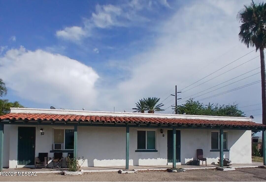 1435 E Benson Highway — photo