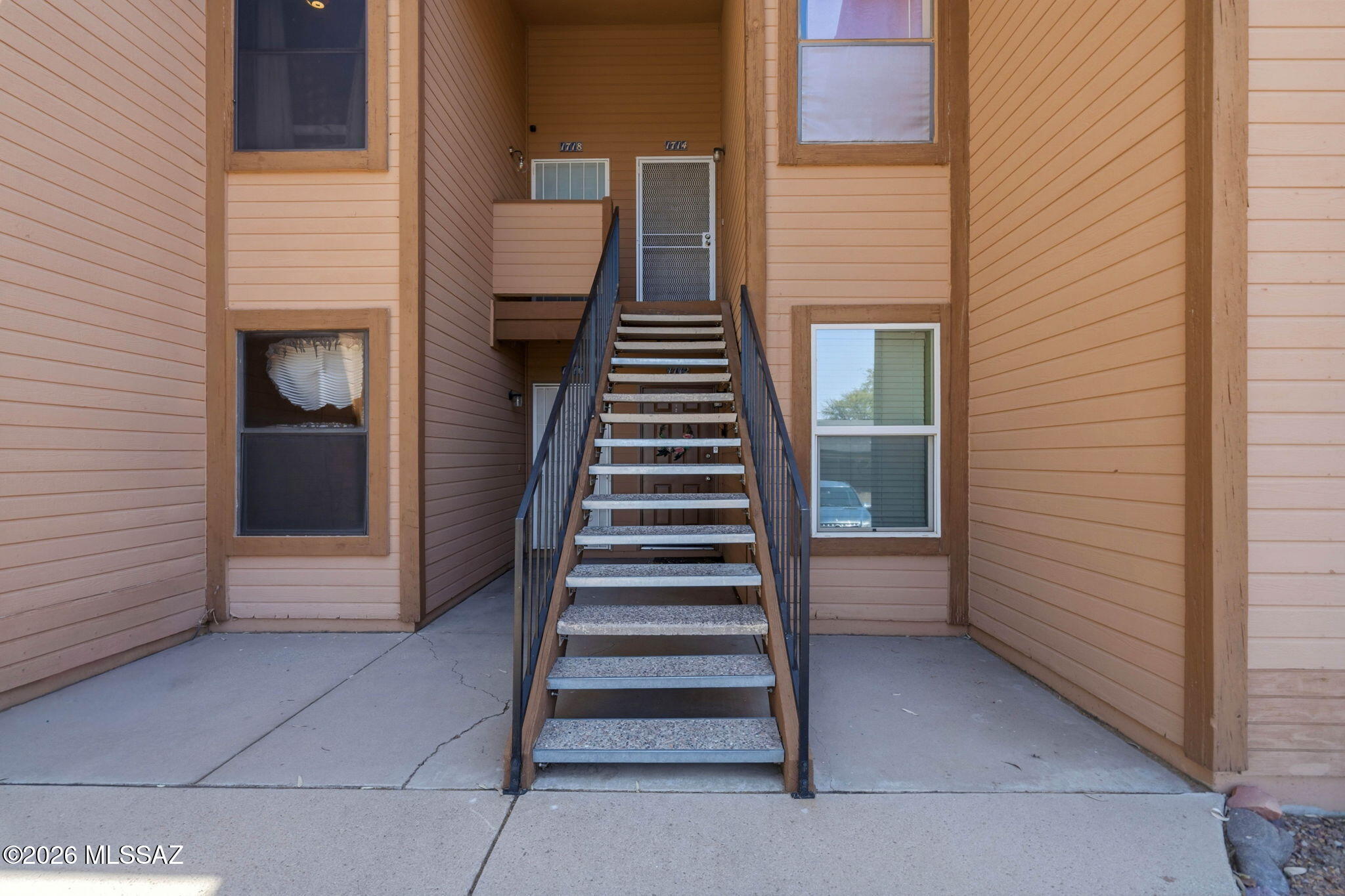 1718 W Park Wood Lane 181 — photo