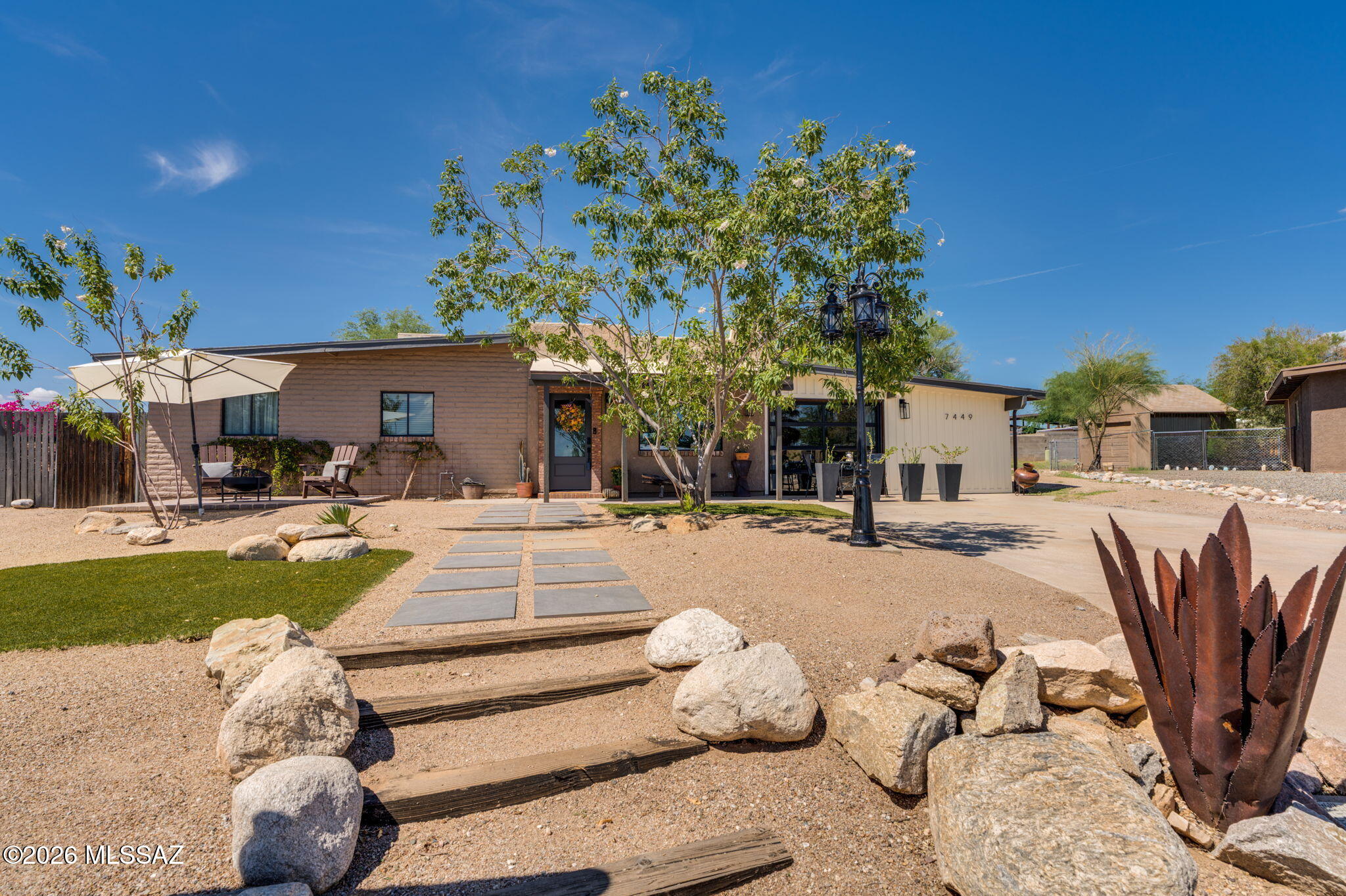 7449 N Bradley Place — photo