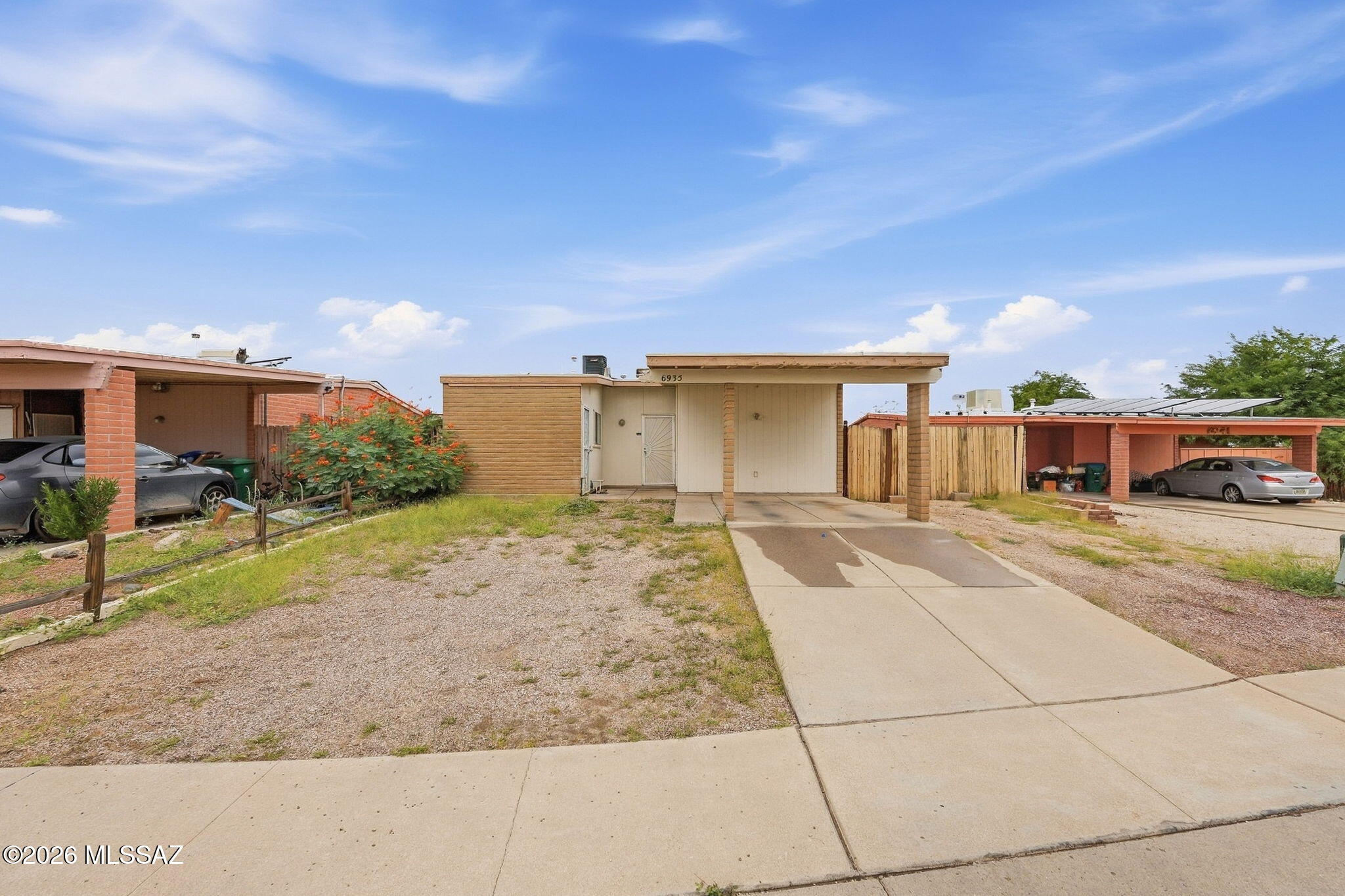 6935 N Northpoint Drive — photo