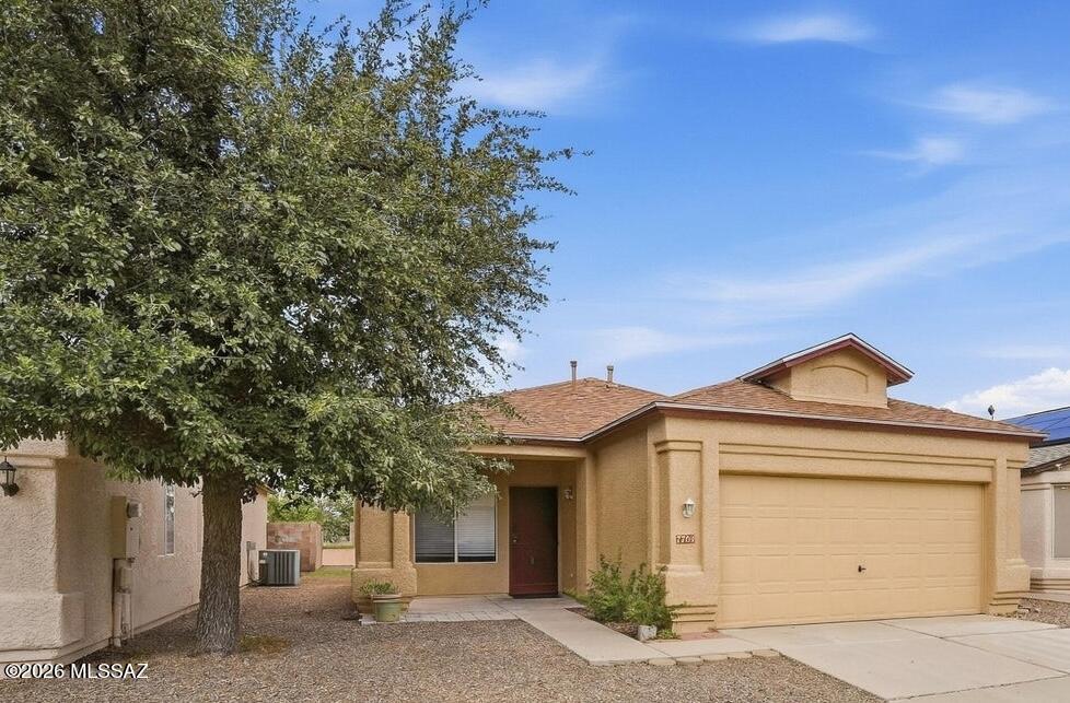 7704 S Trumpet Vine Avenue — photo