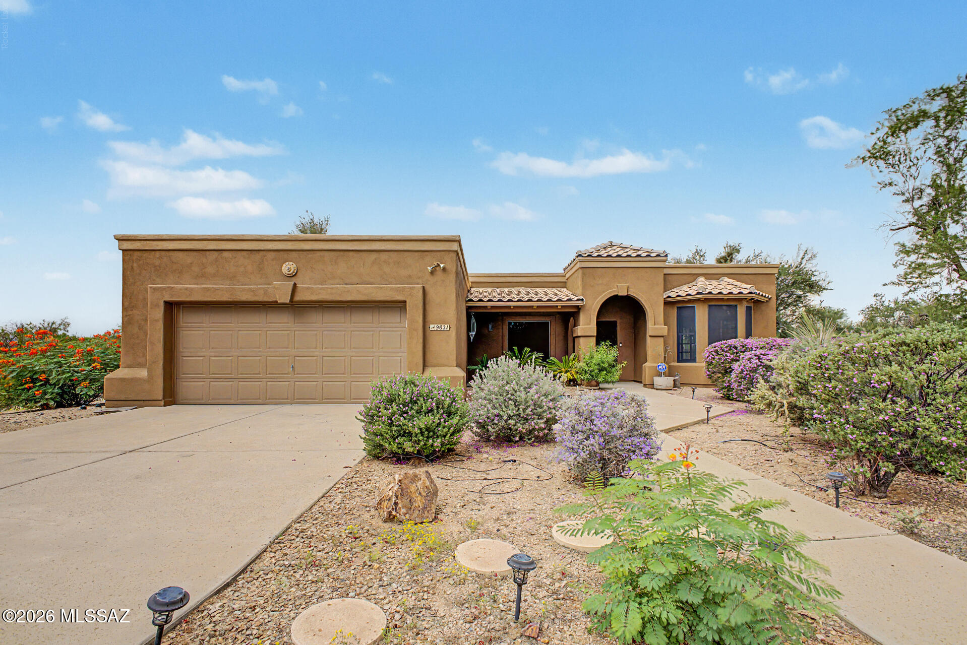 9821 N Sunset Creek Place — photo