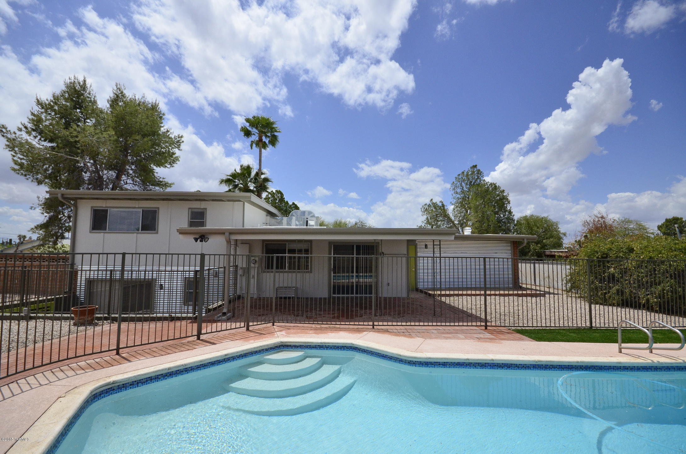 614 N Medford Drive — photo