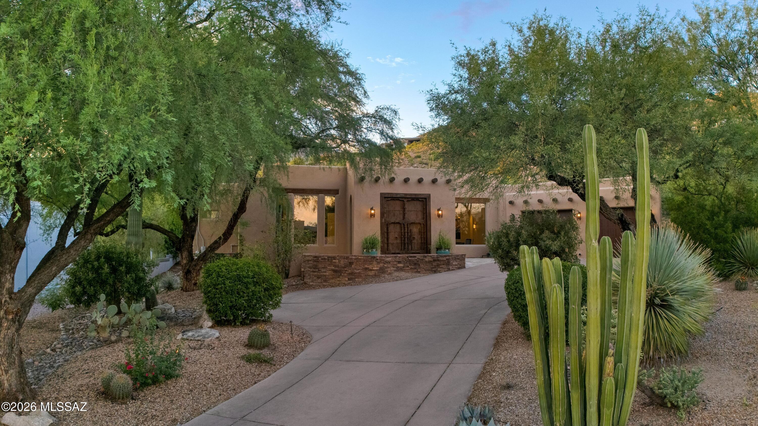 6881 E Desert Wind Court — photo