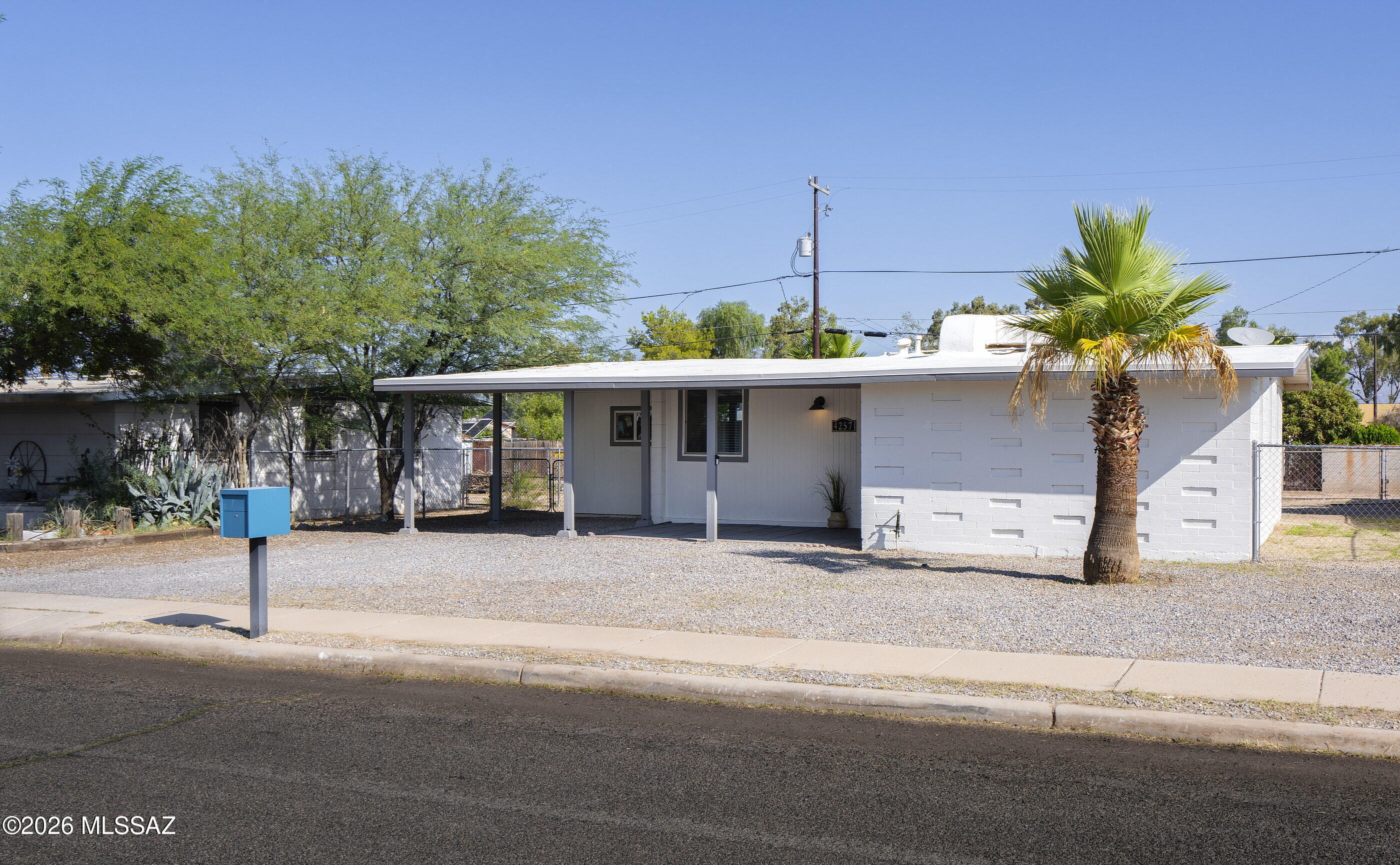 4257 E Valentine Street — photo