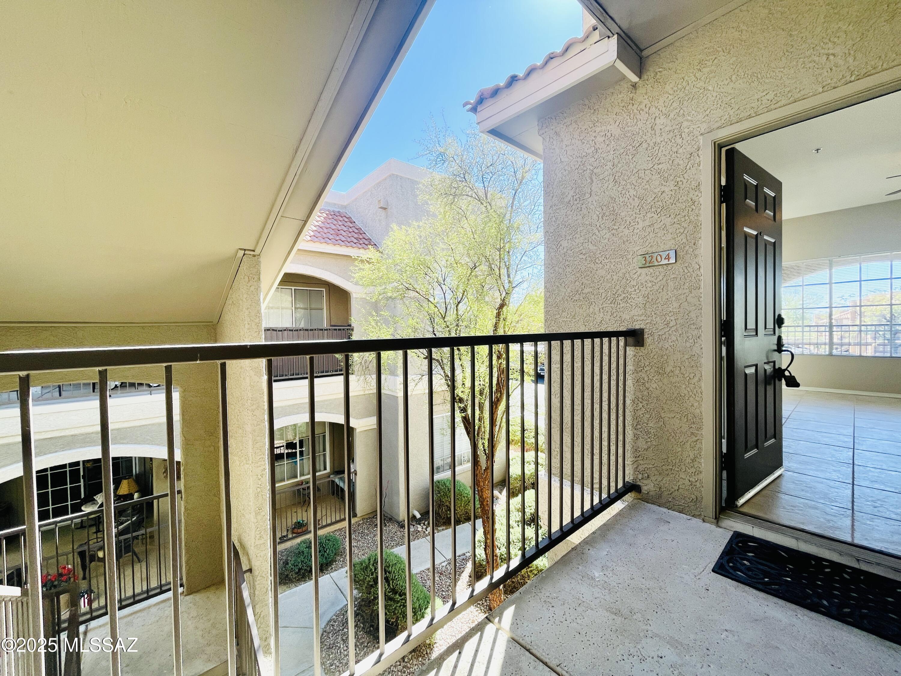 1500 E Pusch Wilderness Drive 3204 — photo