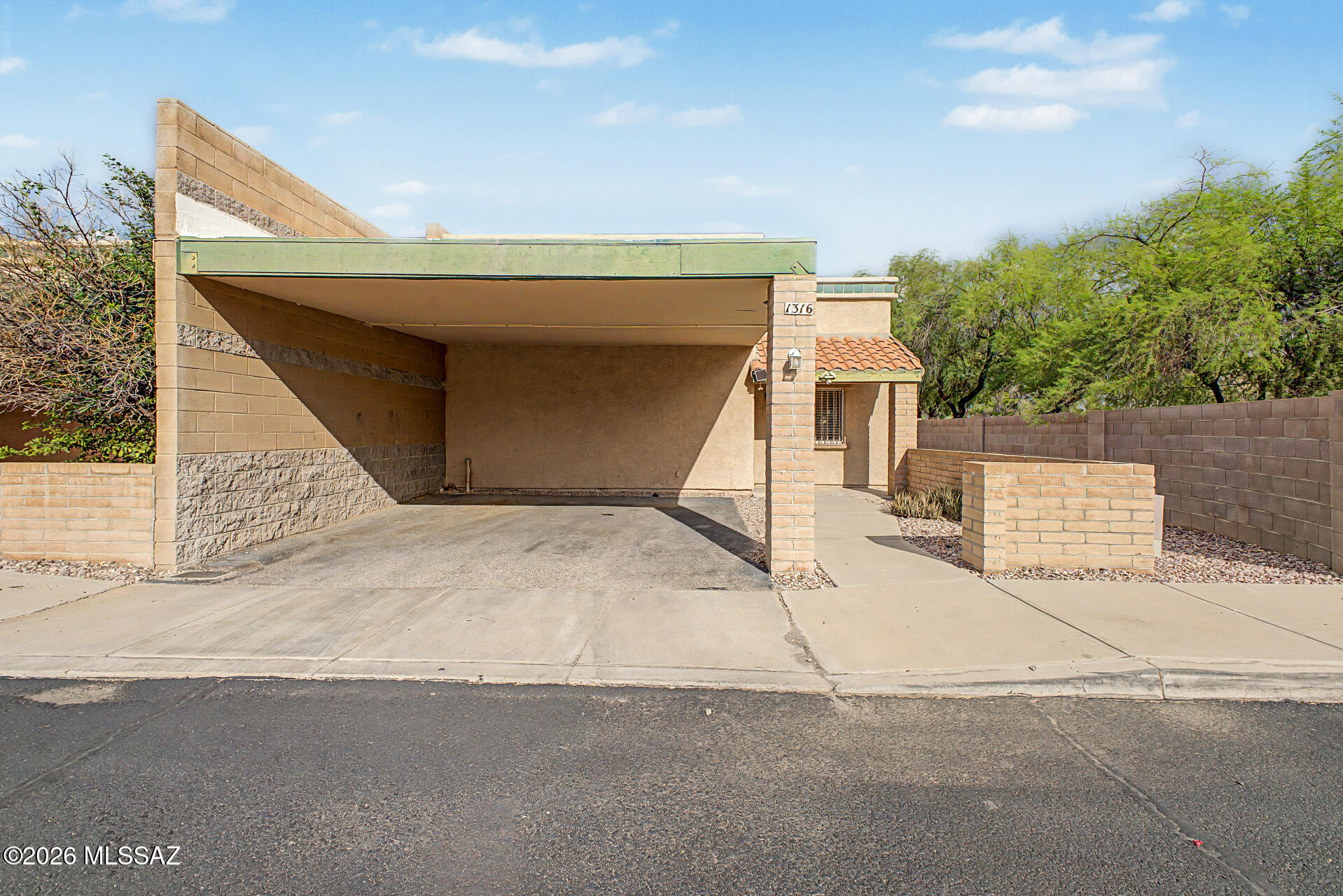 1316 E Zulema Loop — photo
